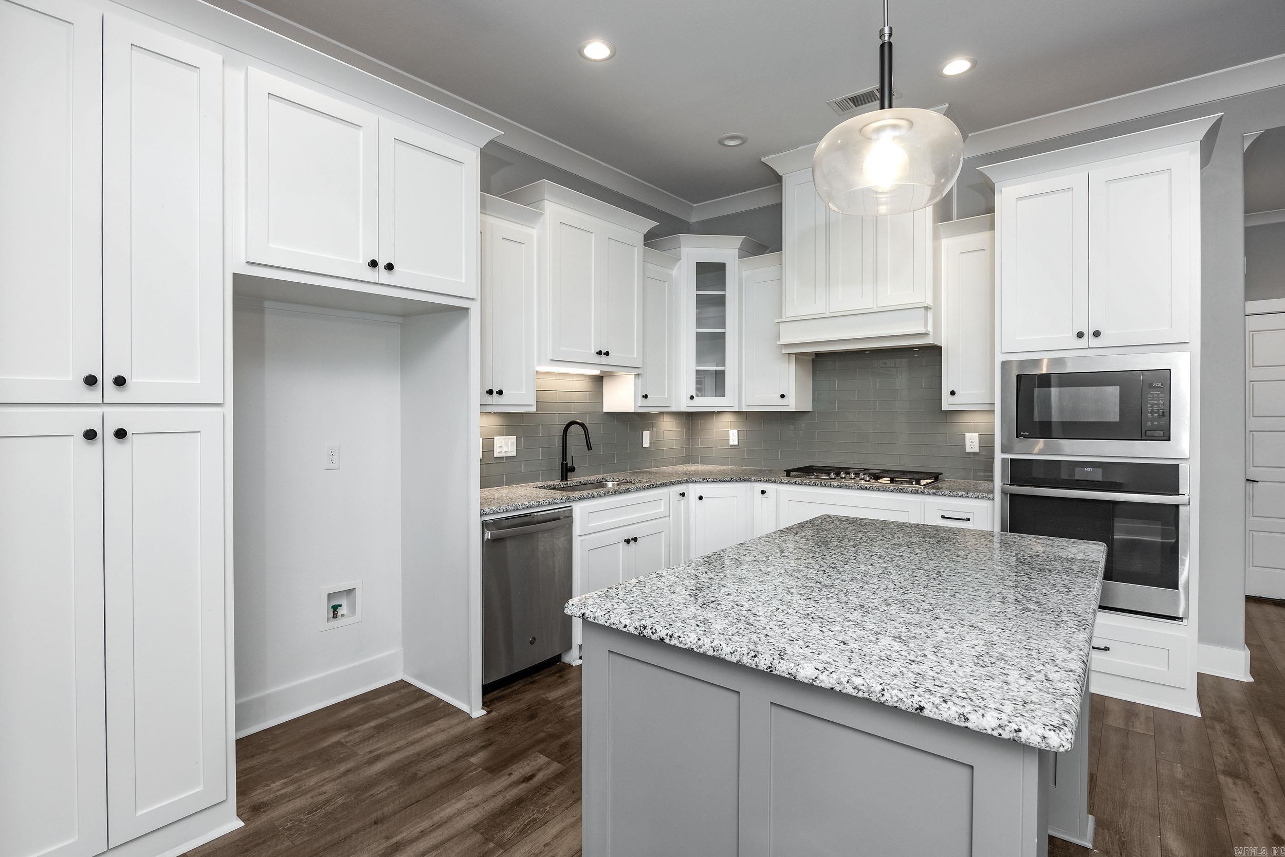 1809 Creekview Drive