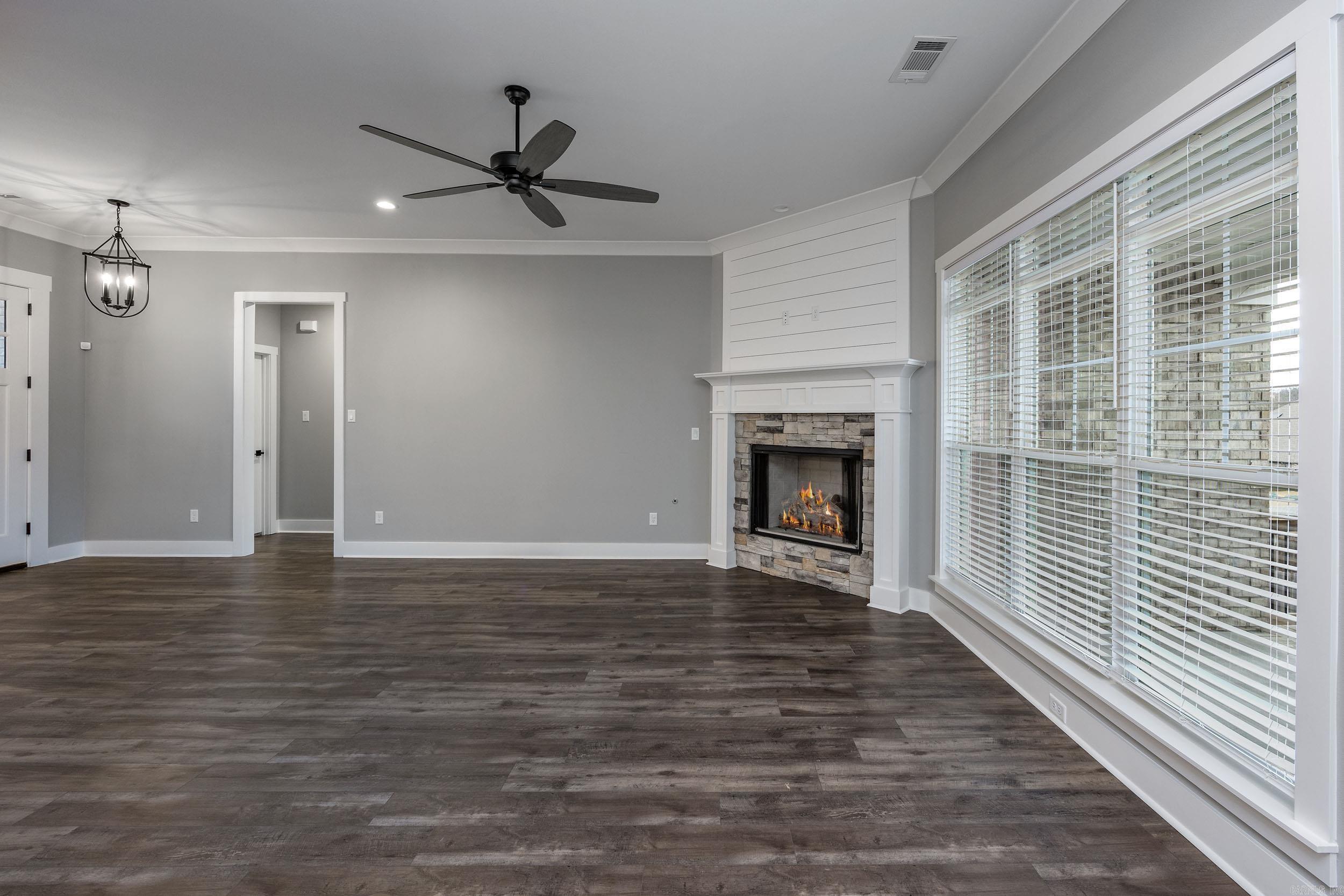 1809 Creekview Drive