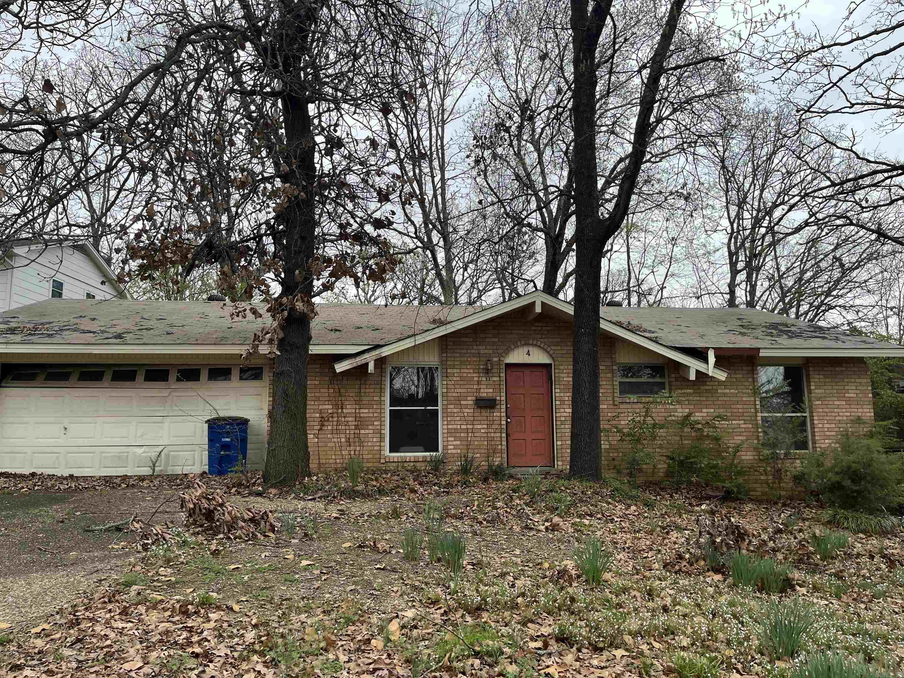 4 Sallisaw Circle