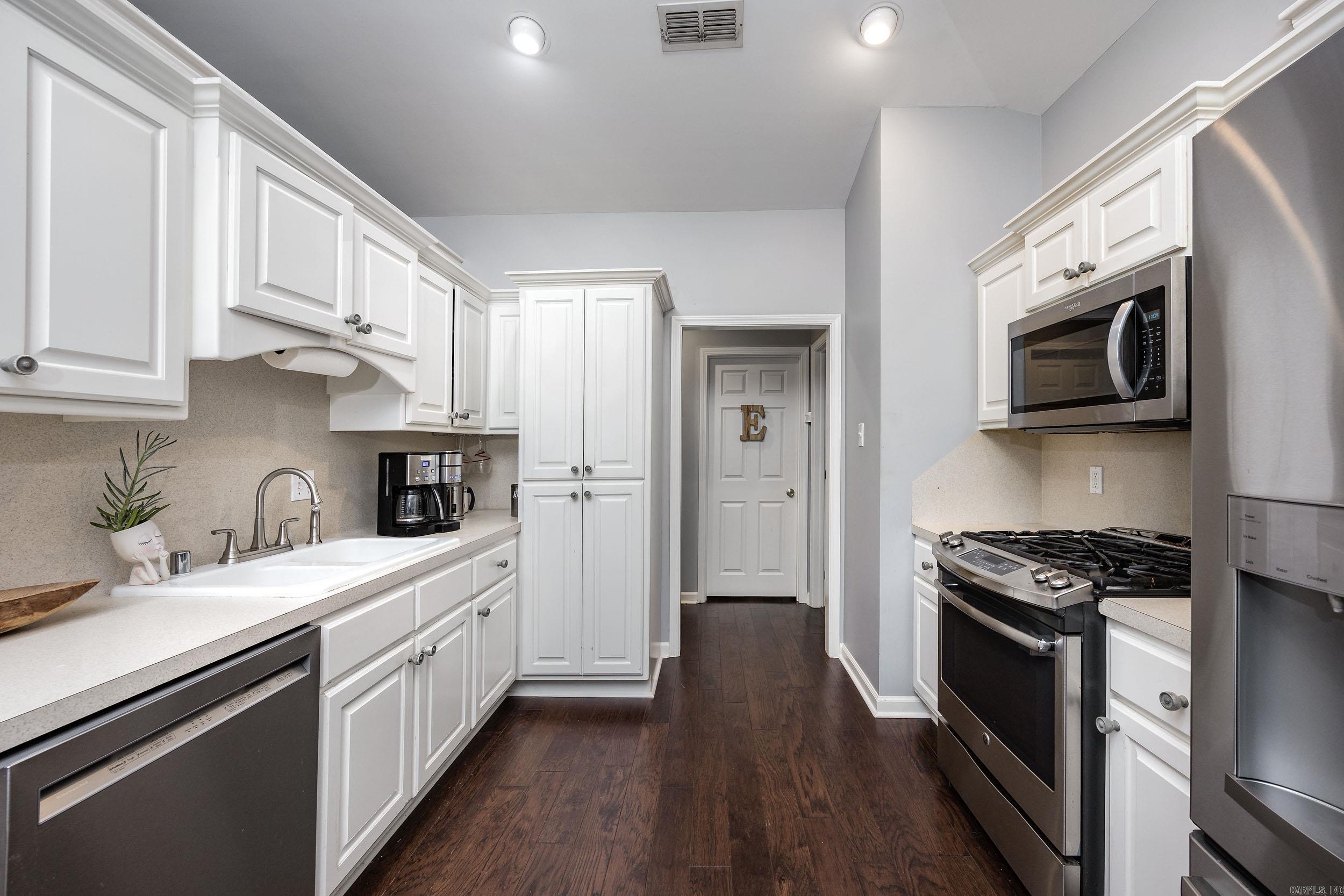 6502 Countrywood Cove