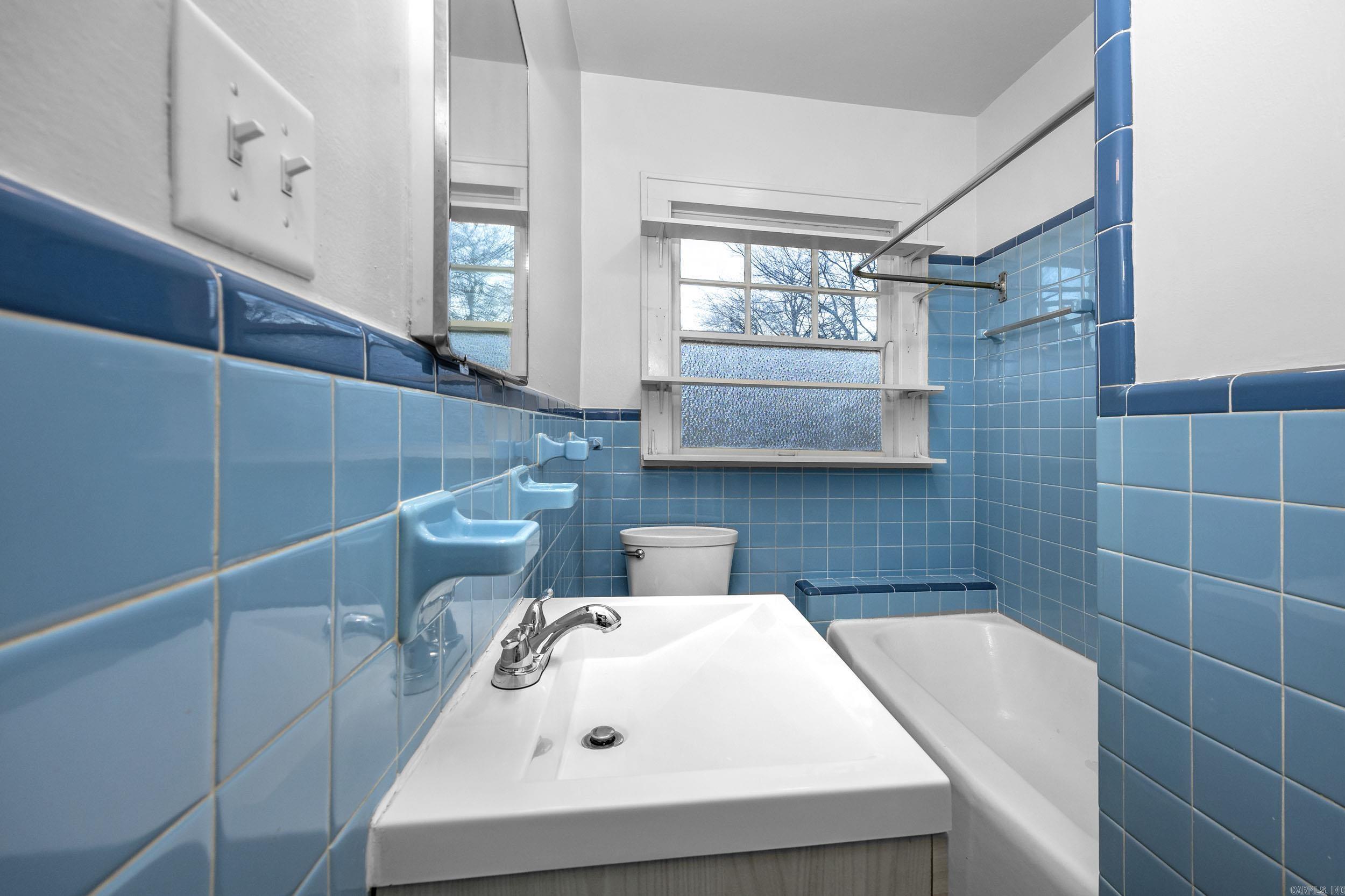 110 S Maple Street