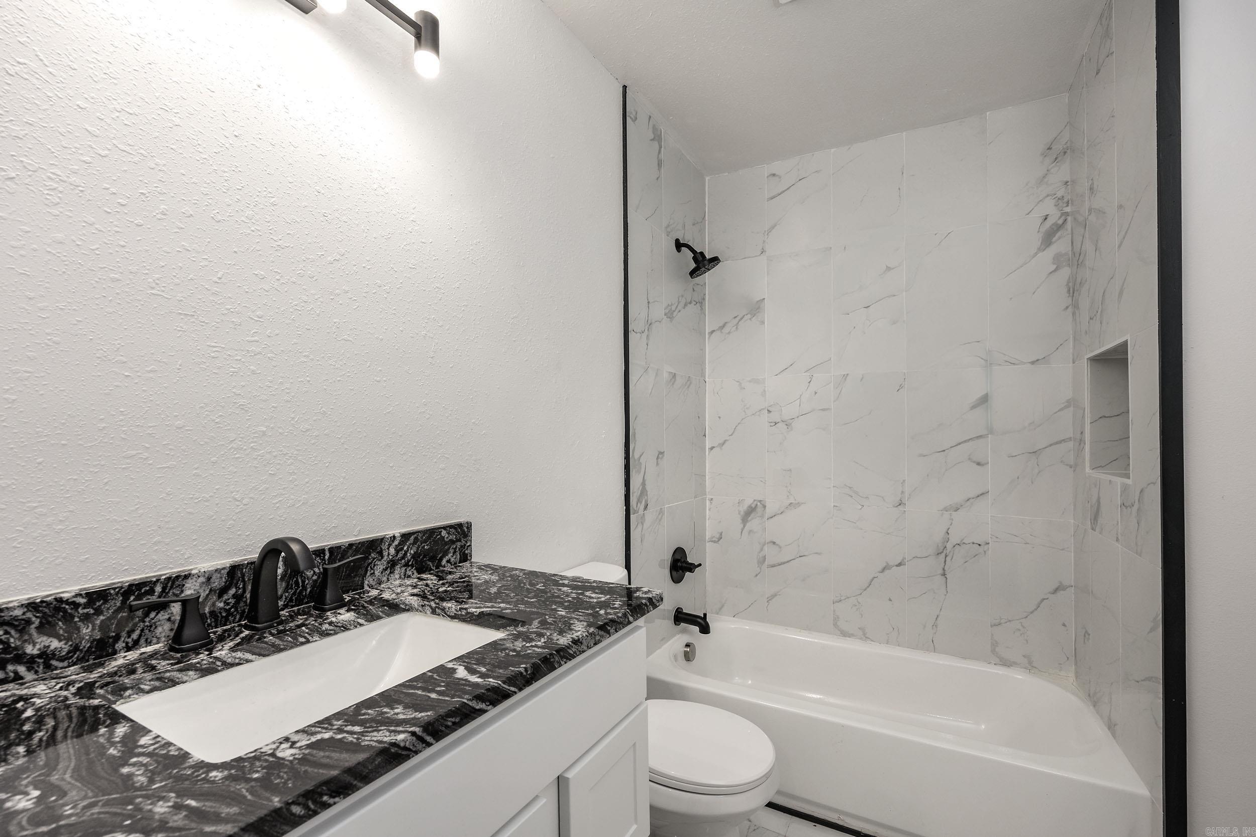 2522 Broadway Street