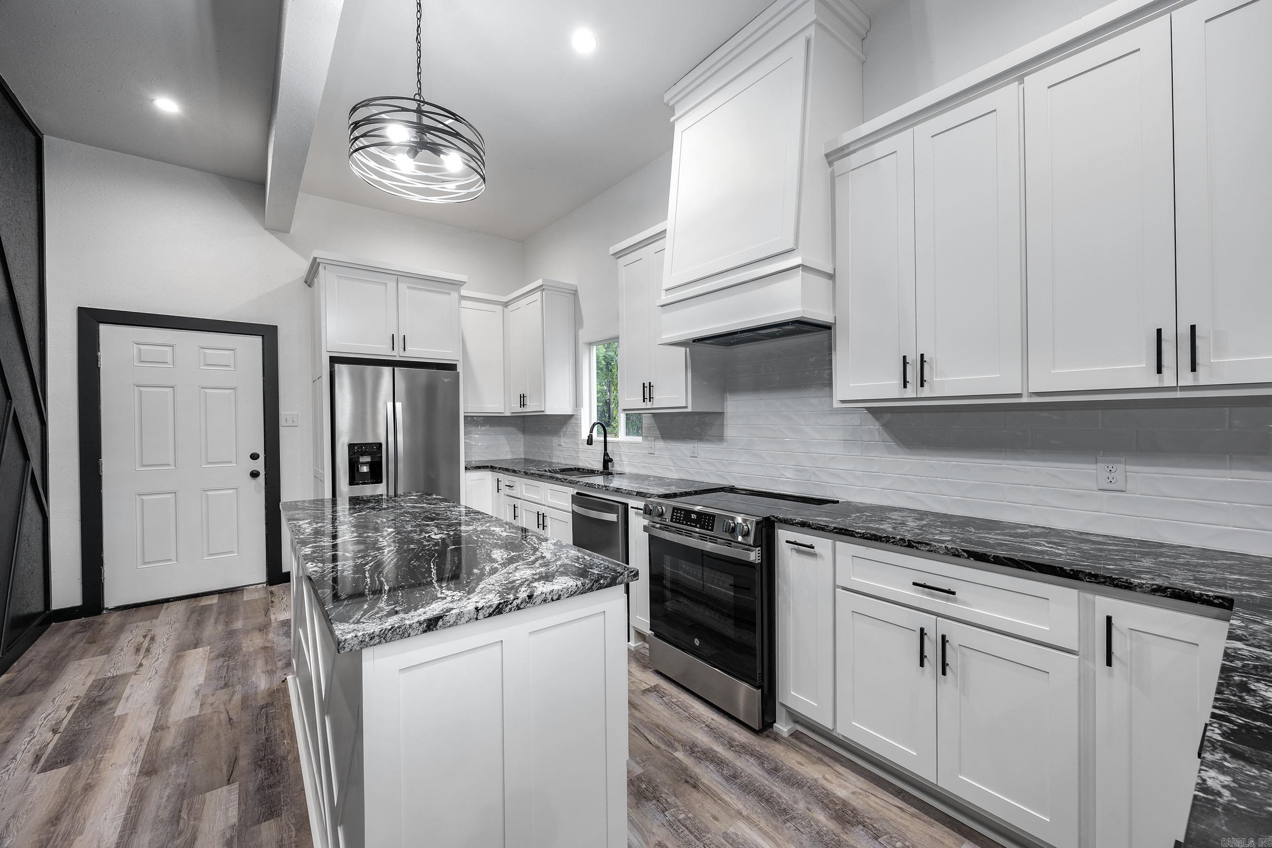 2522 Broadway Street