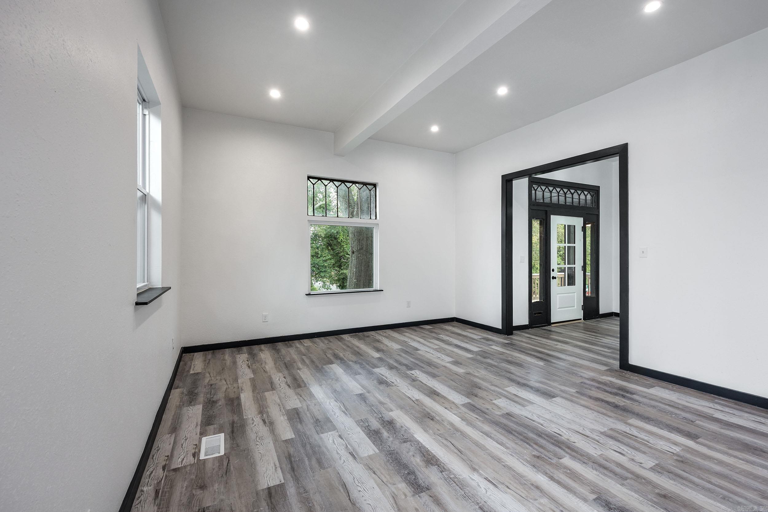 2522 Broadway Street