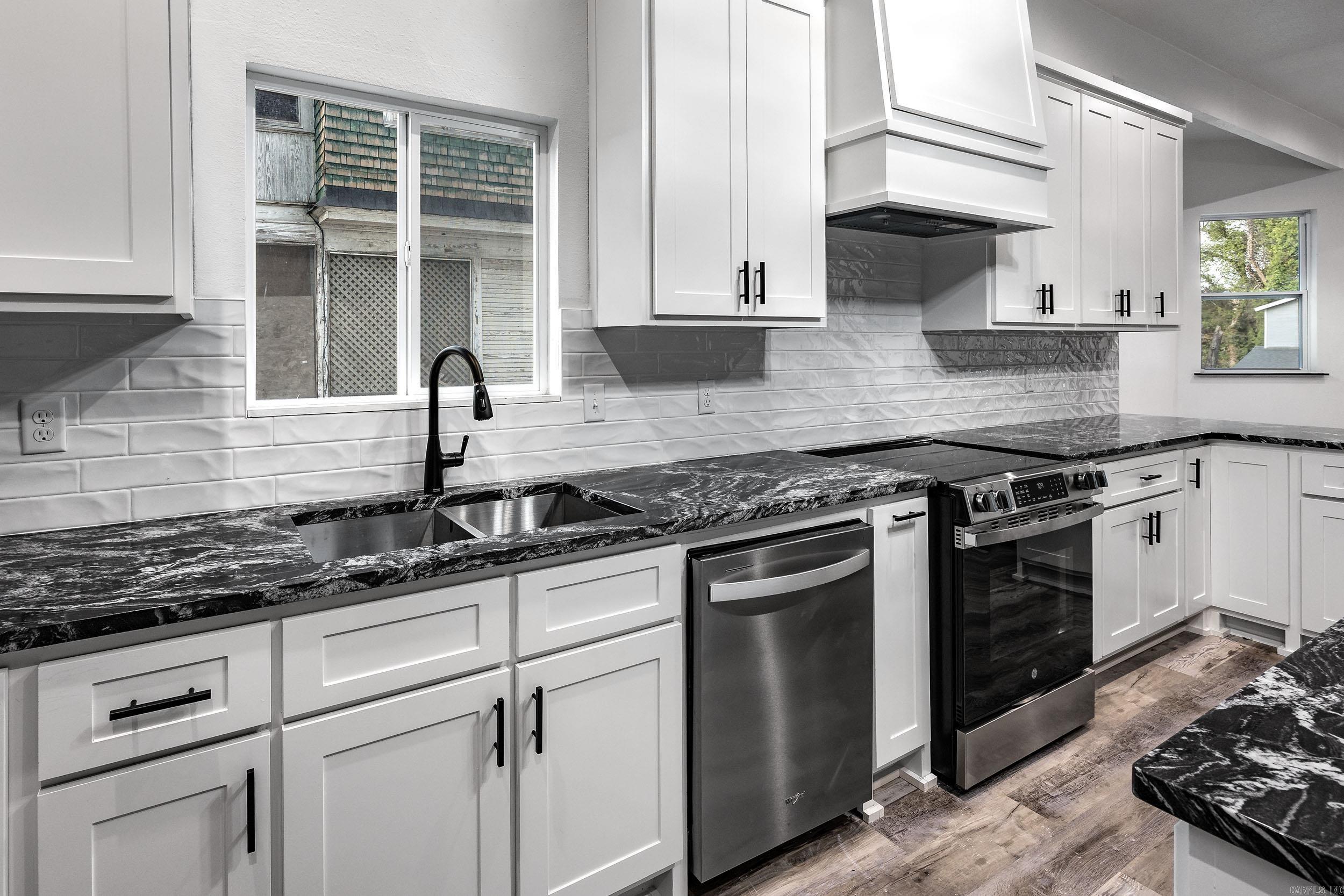 2522 Broadway Street