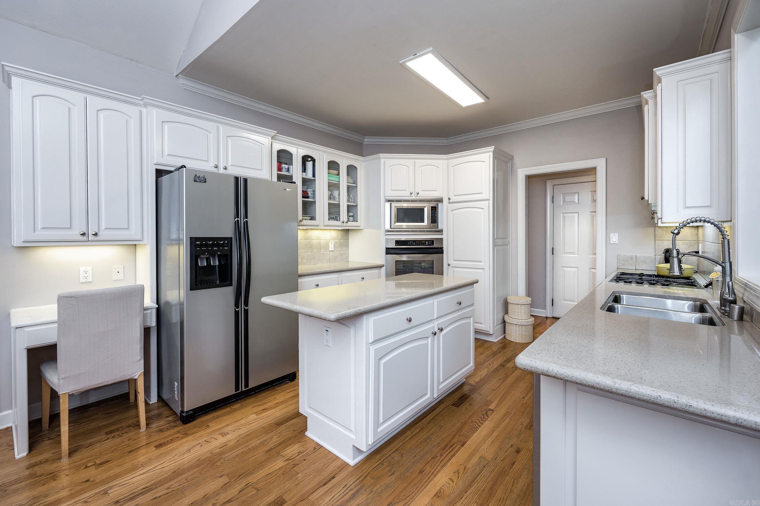 2106 Wellington Woods Drive