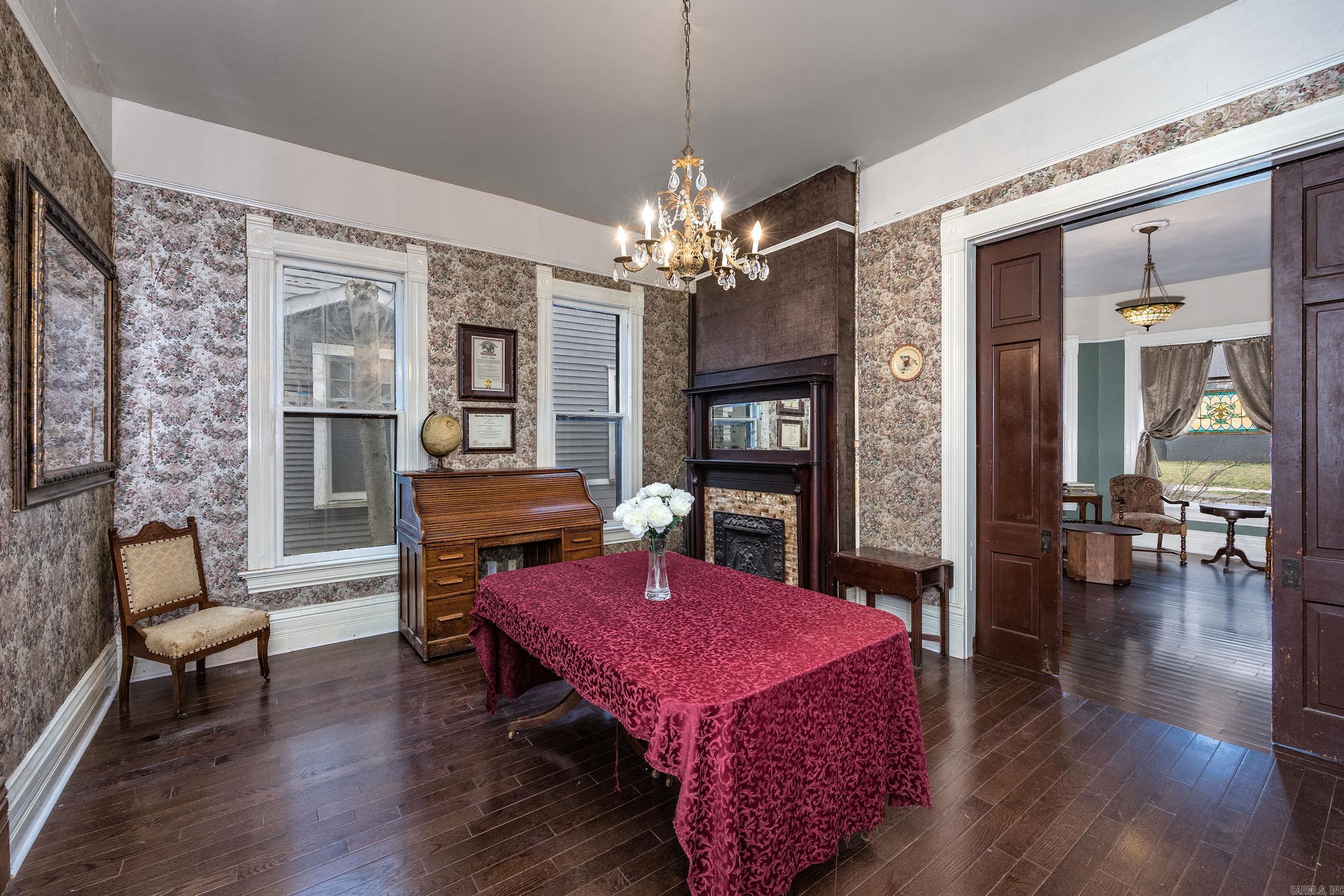 1403 S Center Street