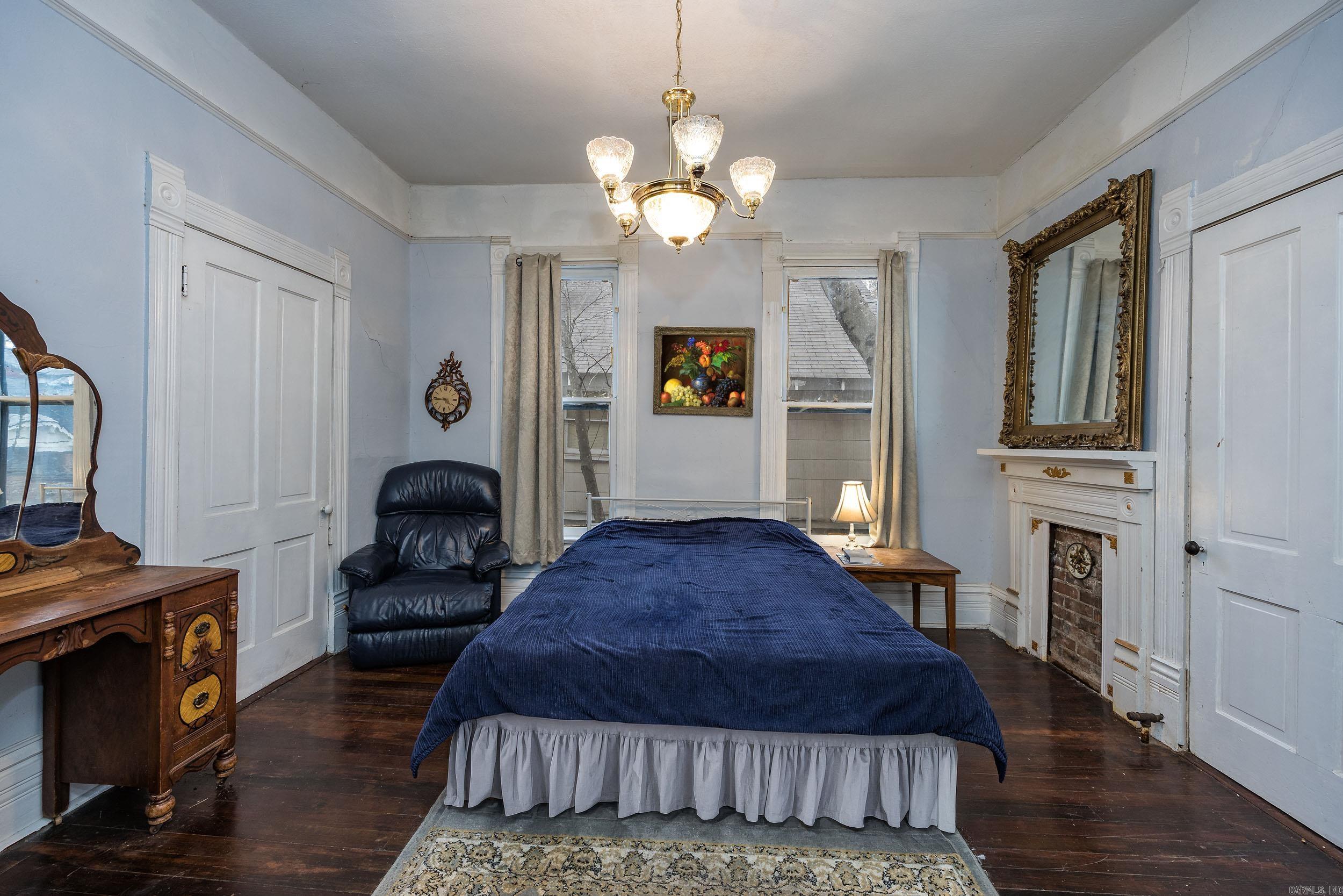 1403 S Center Street