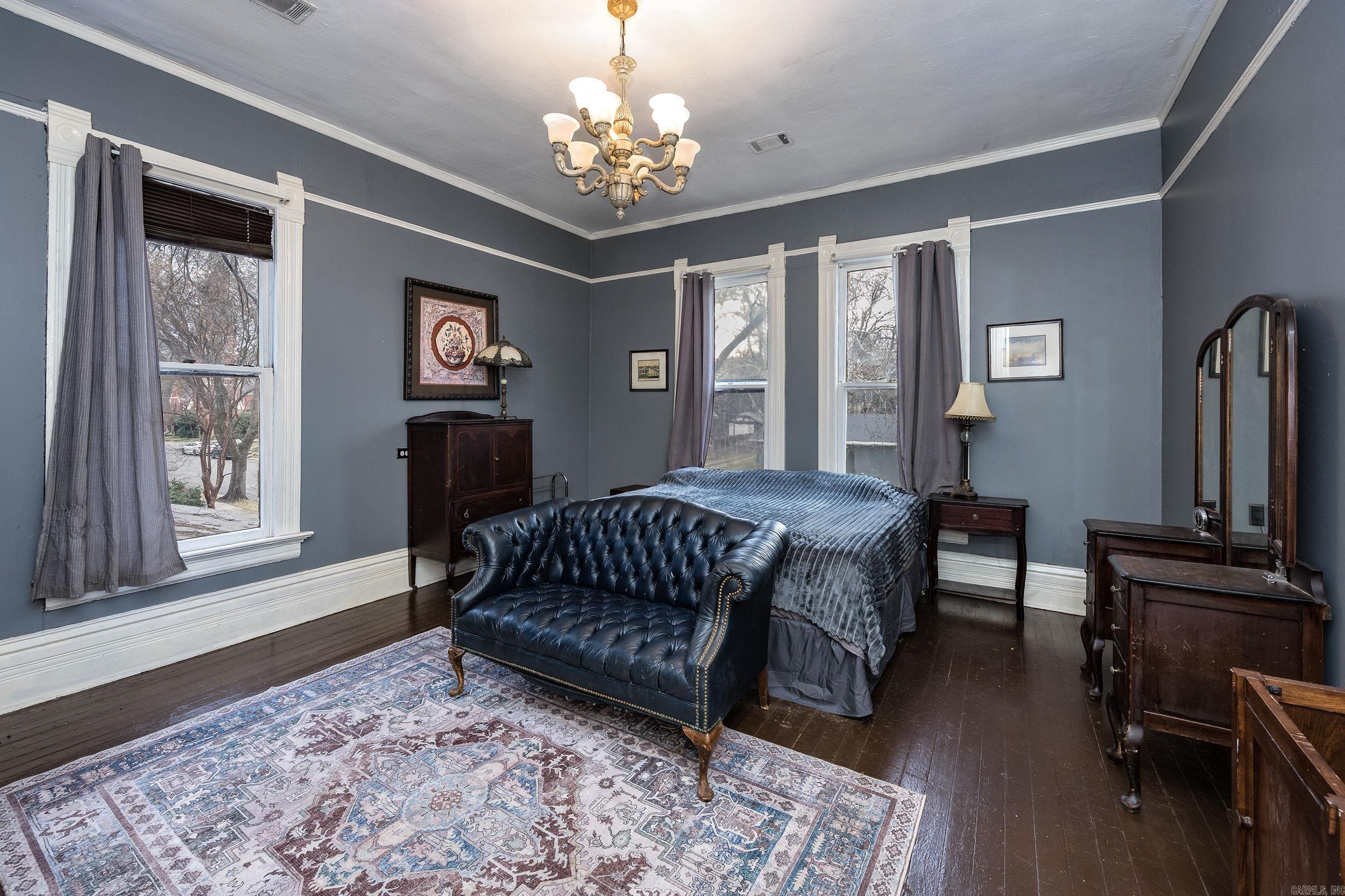 1403 S Center Street