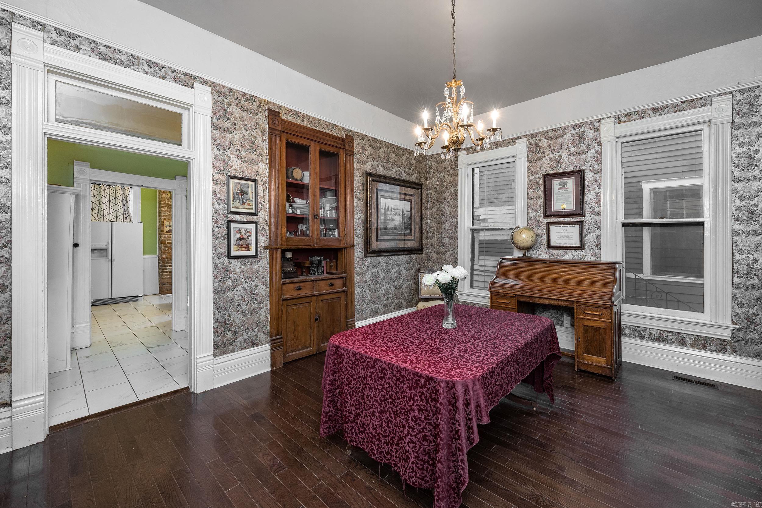 1403 S Center Street