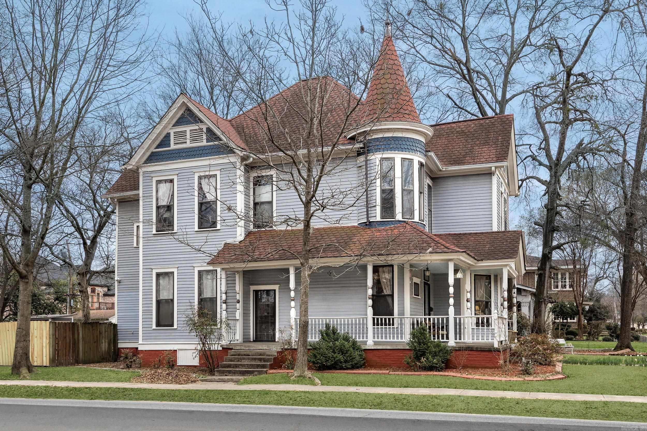 1403 S Center Street