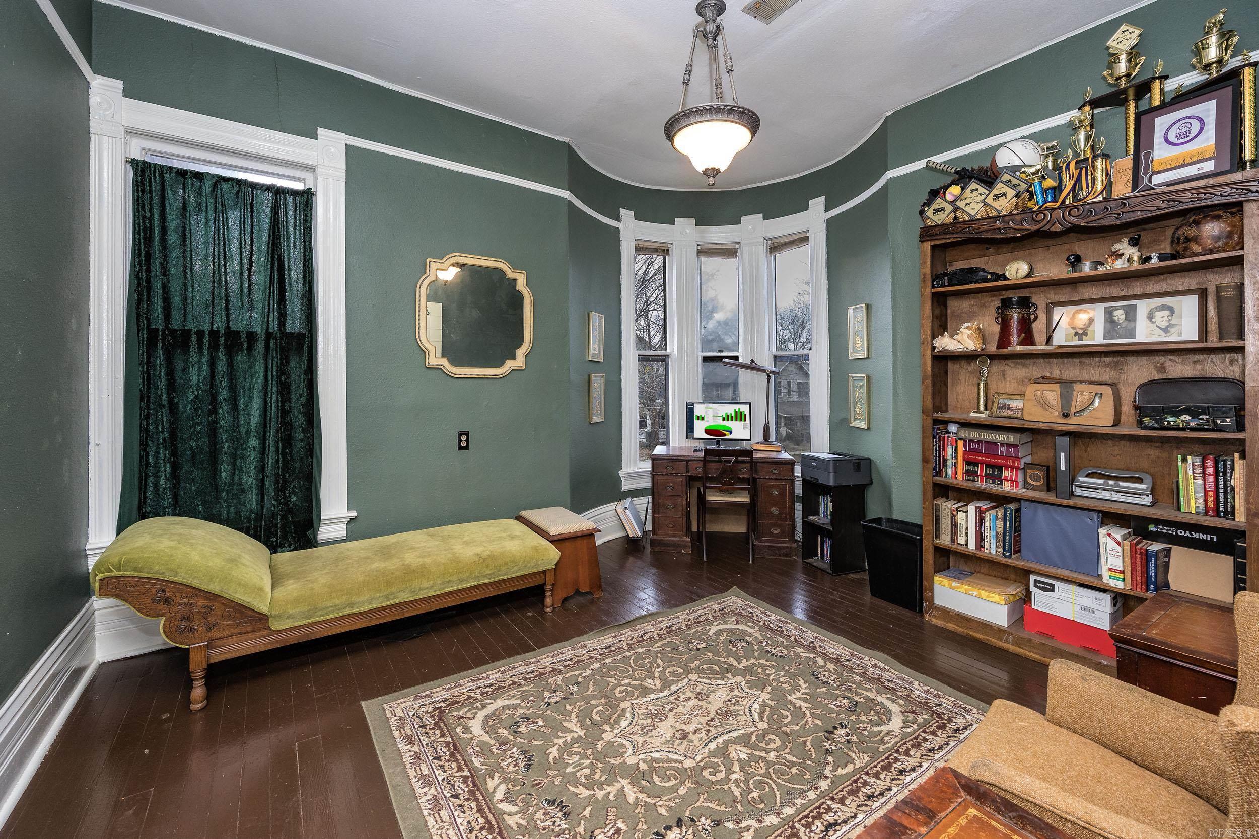 1403 S Center Street