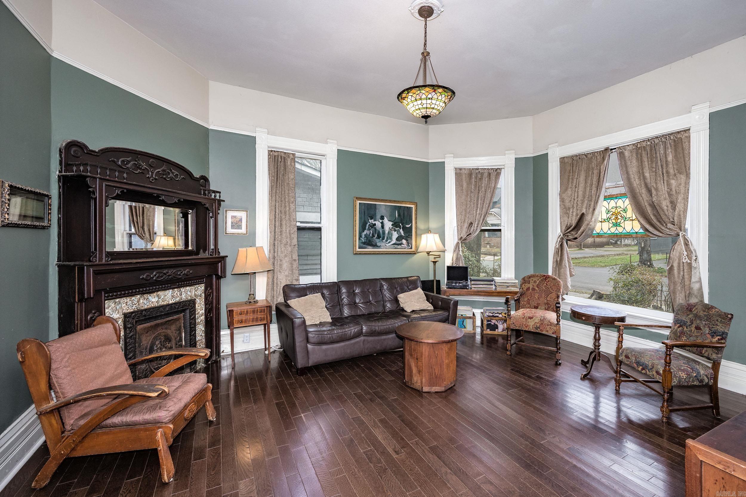 1403 S Center Street