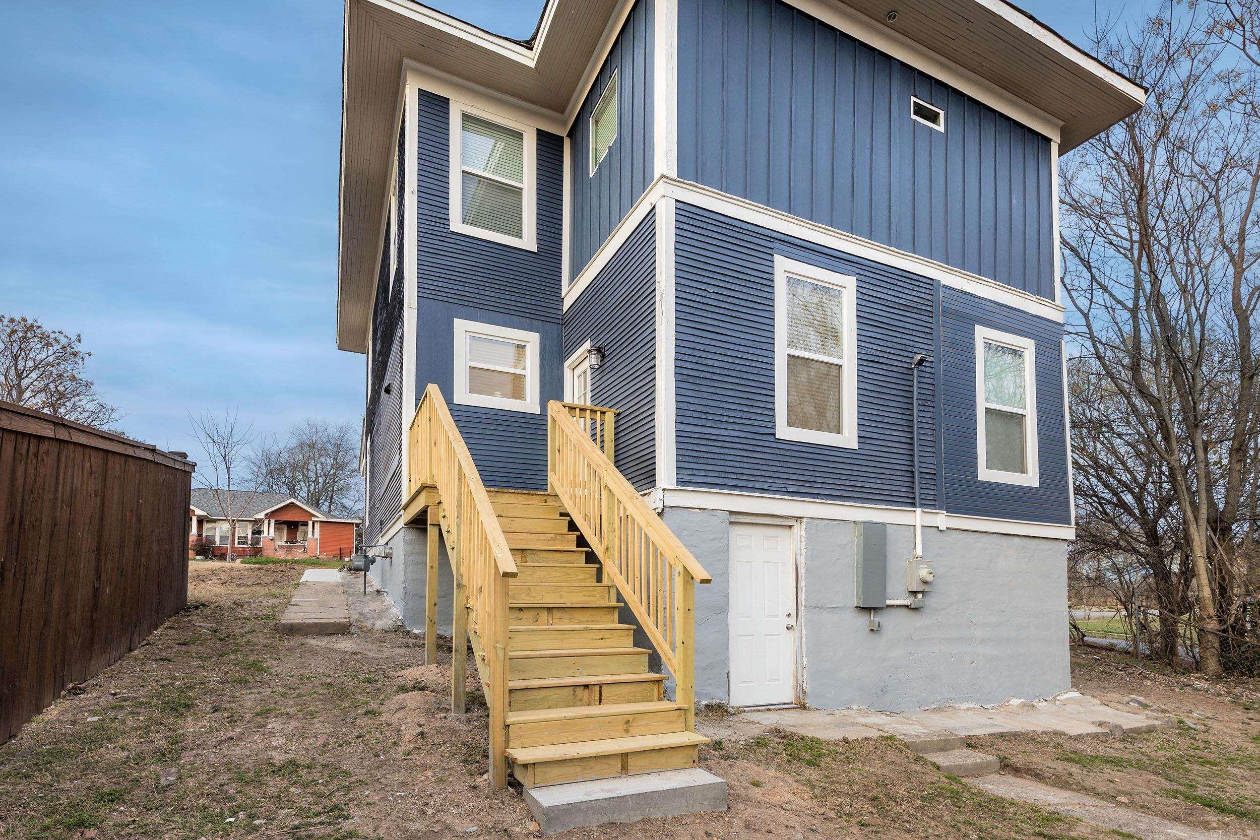 1105 W 24th Street