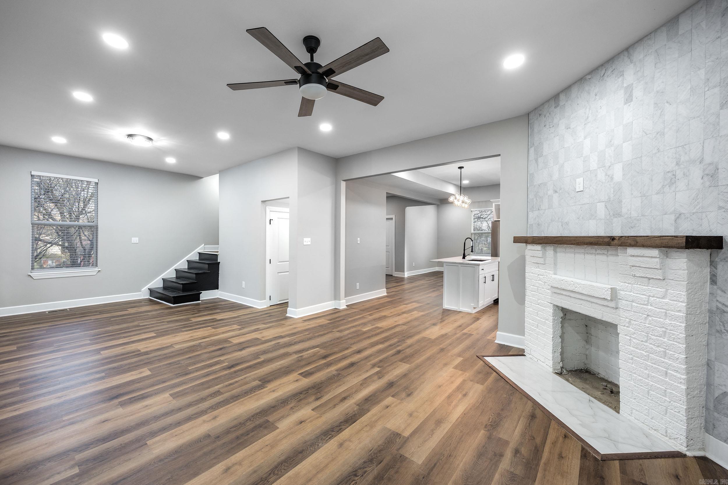 1105 W 24th Street