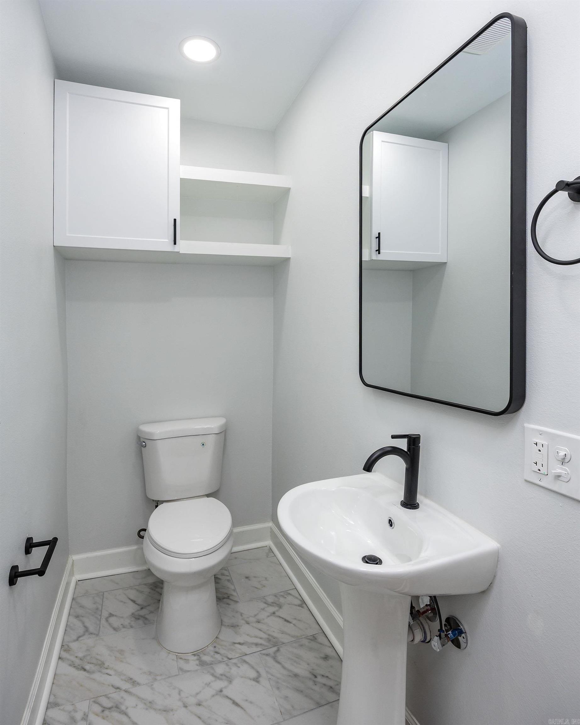 1105 W 24th Street
