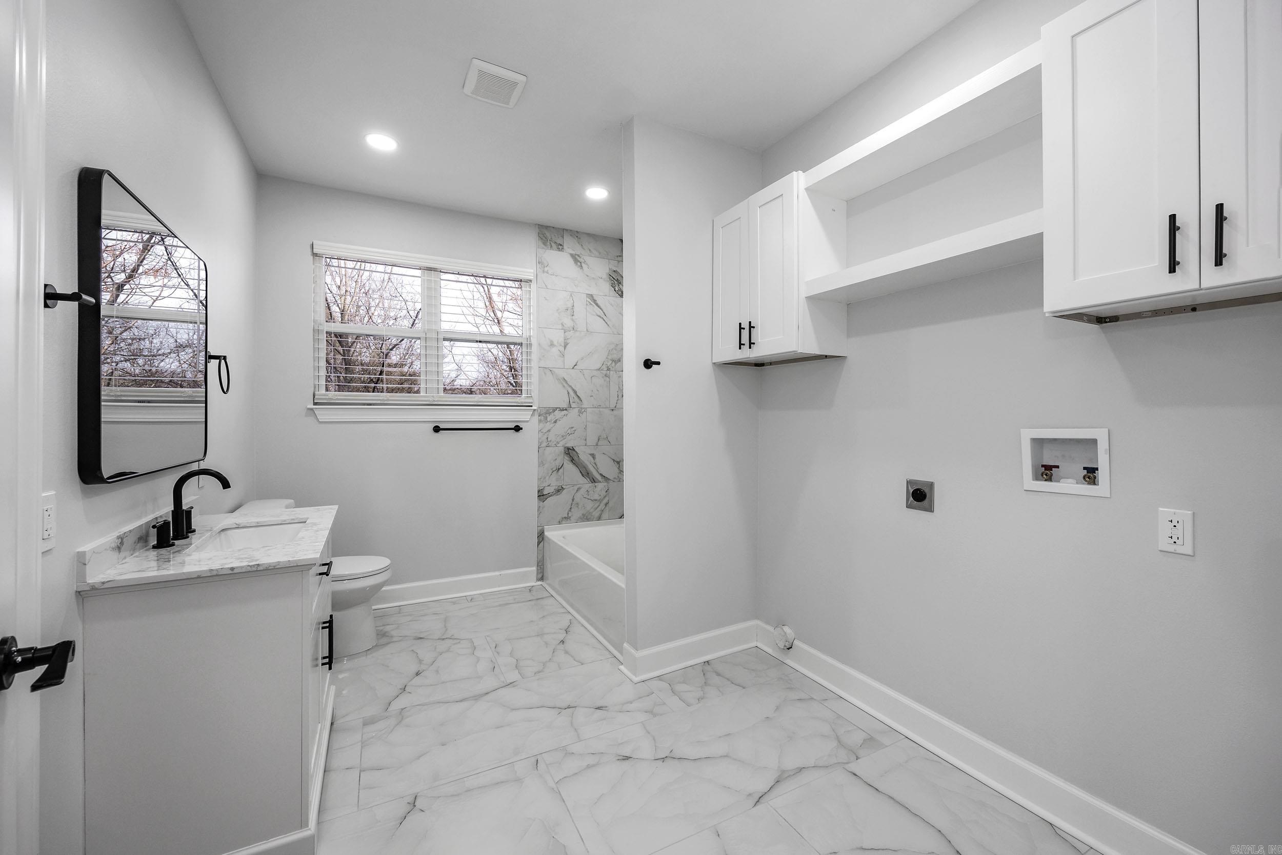 1105 W 24th Street