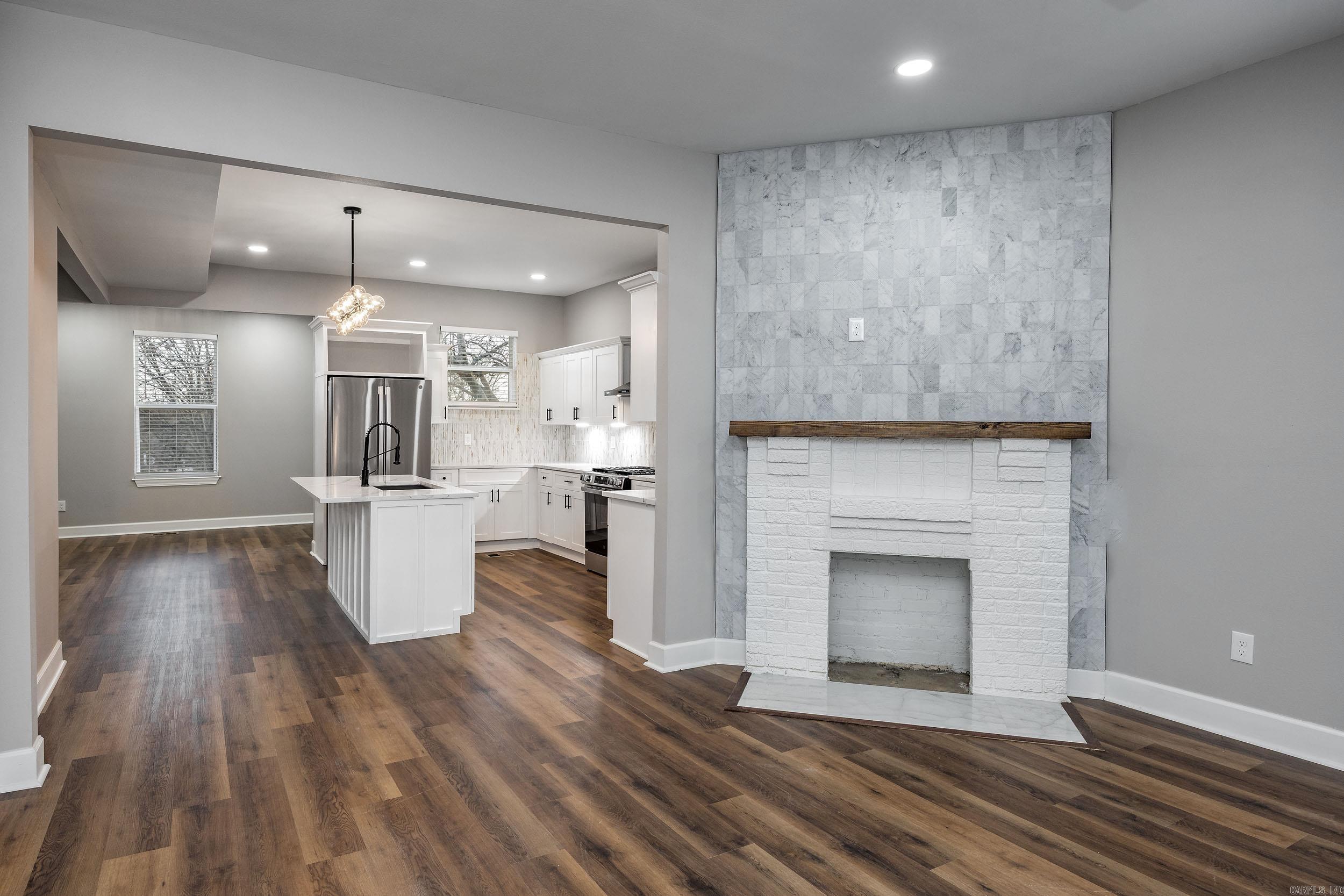 1105 W 24th Street