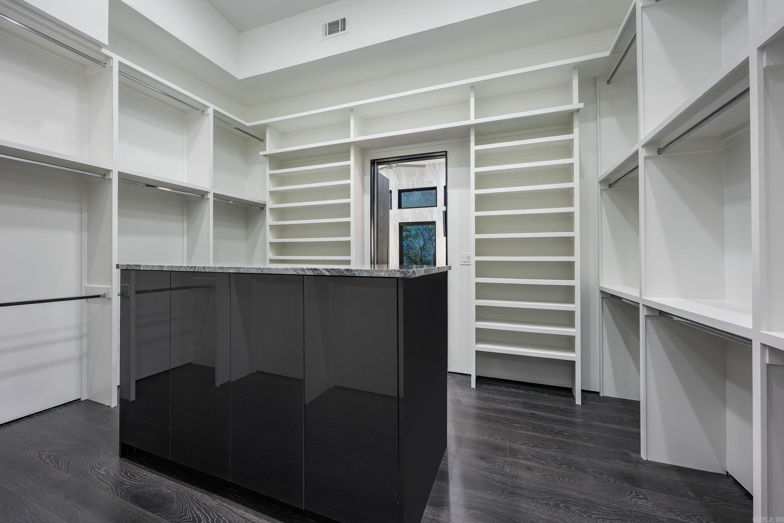 31 La Scala Court
