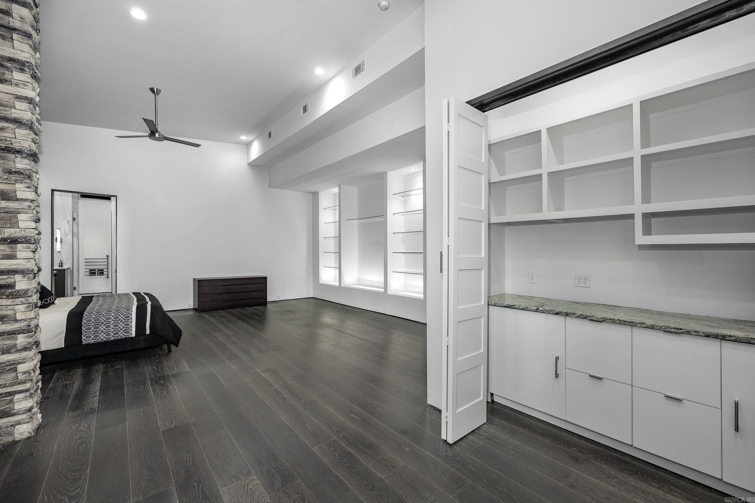 31 La Scala Court
