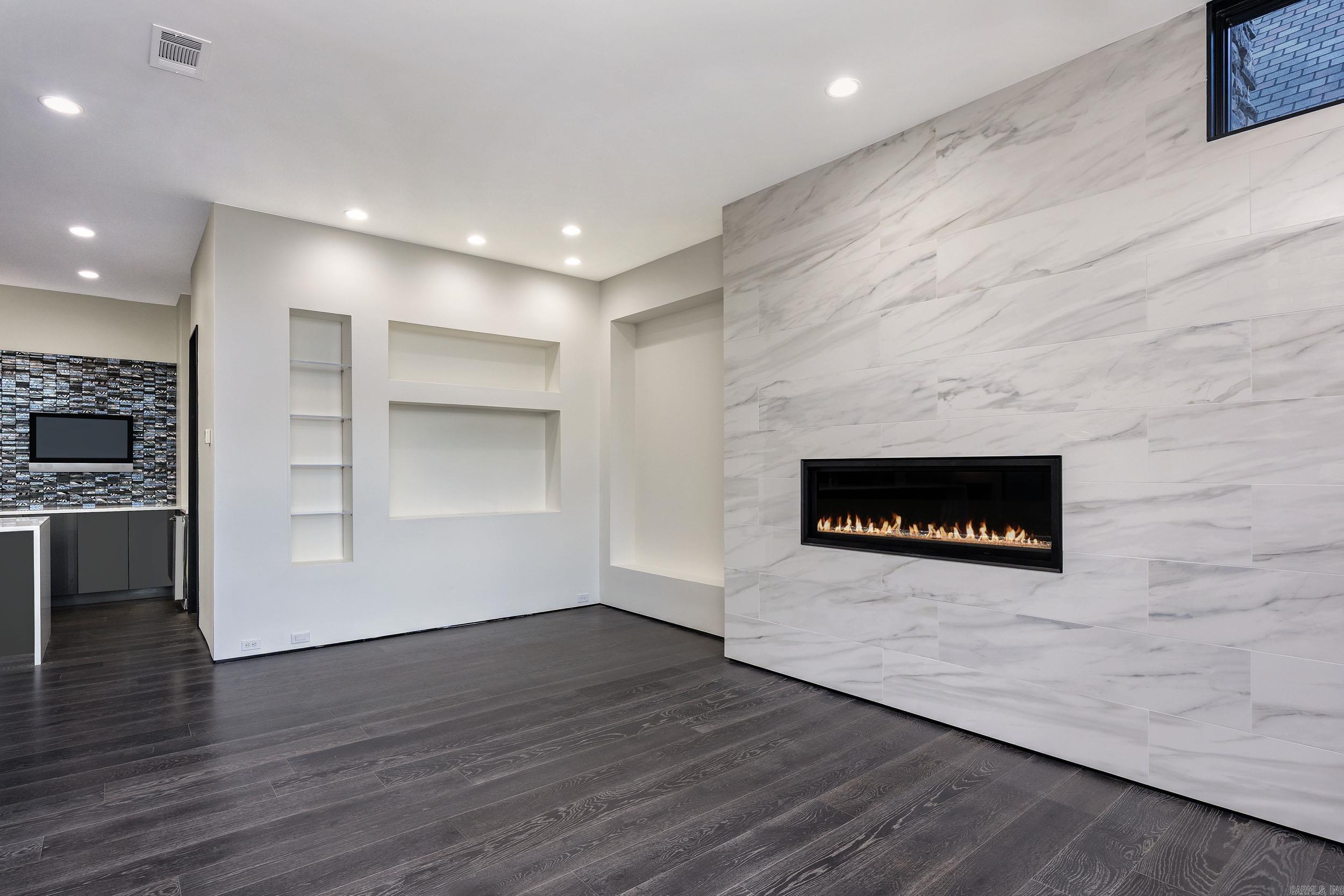 31 La Scala Court