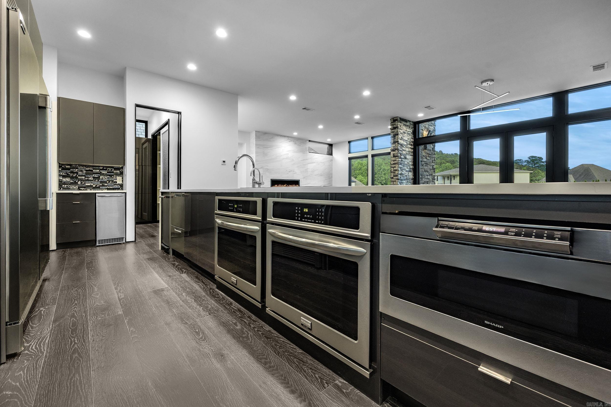 31 La Scala Court
