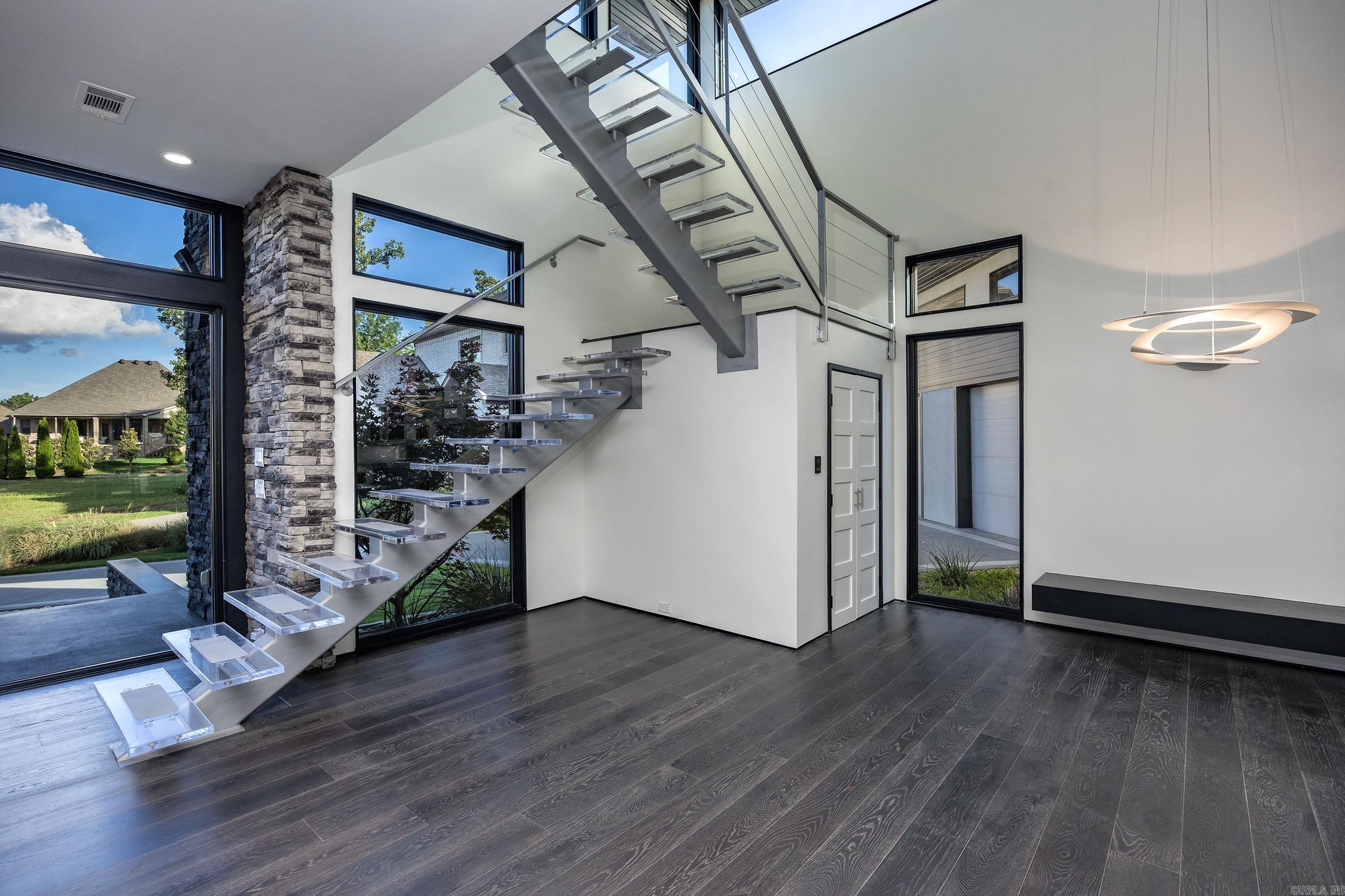 31 La Scala Court