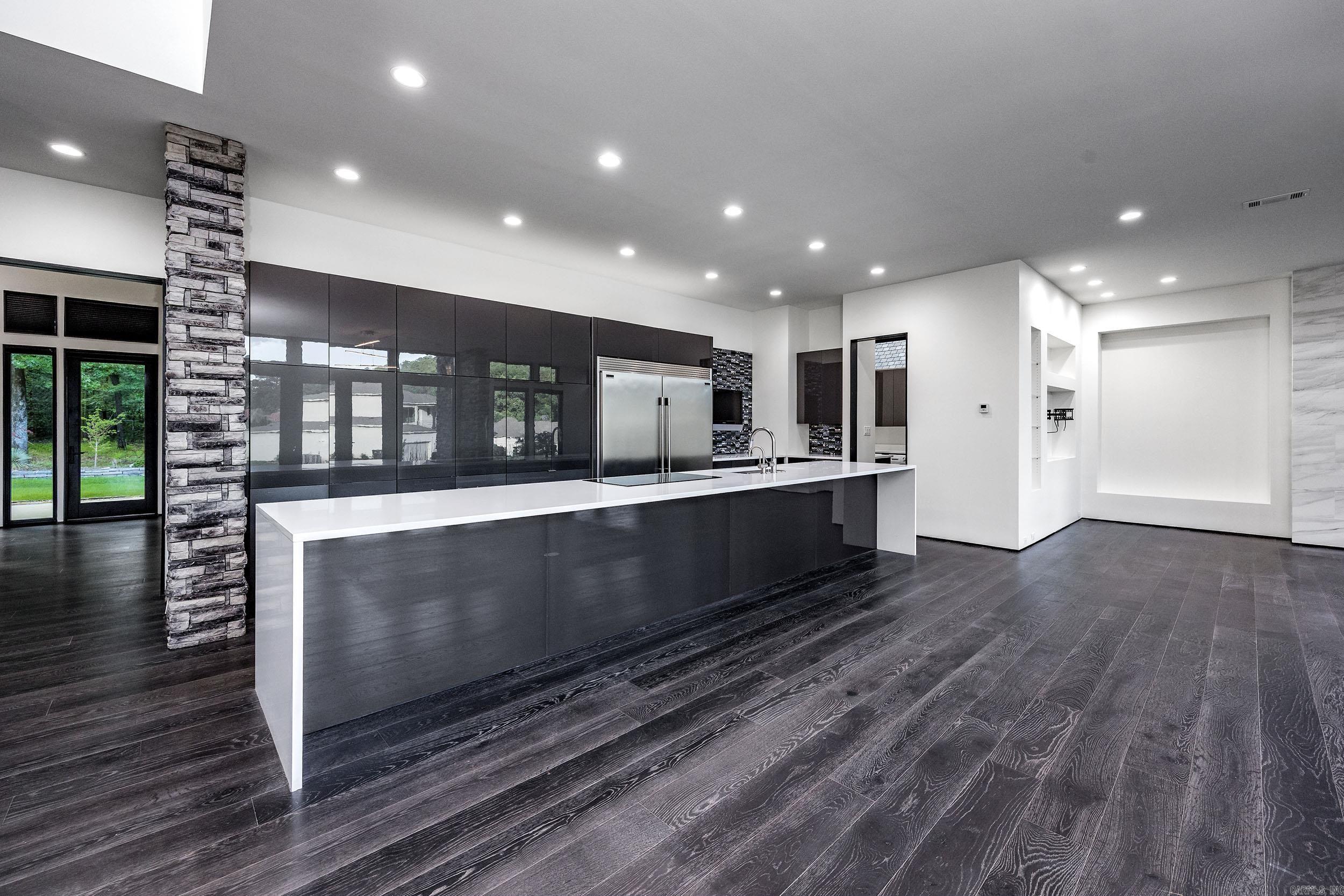 31 La Scala Court