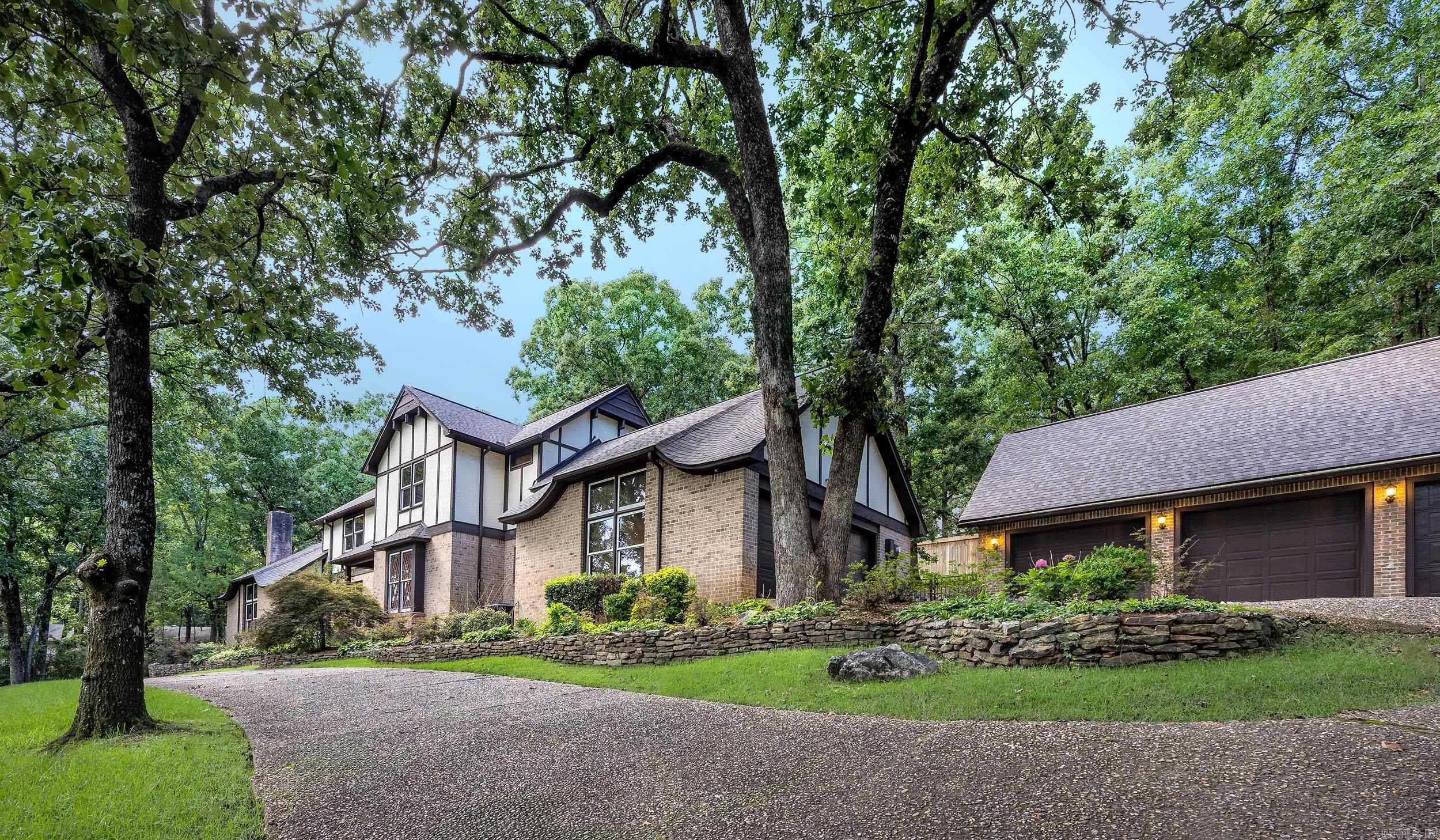 301 Valley Club Circle