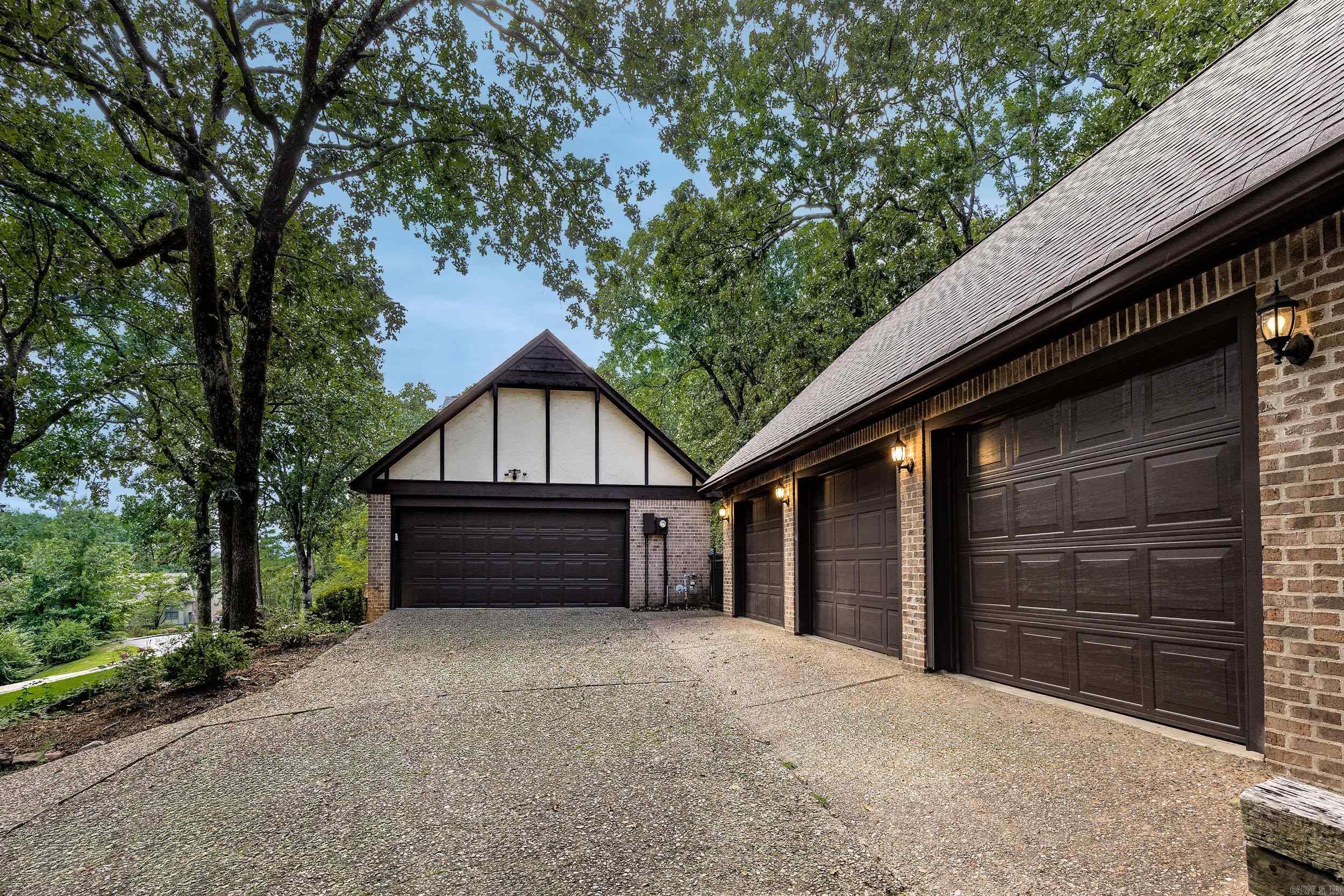 301 Valley Club Circle