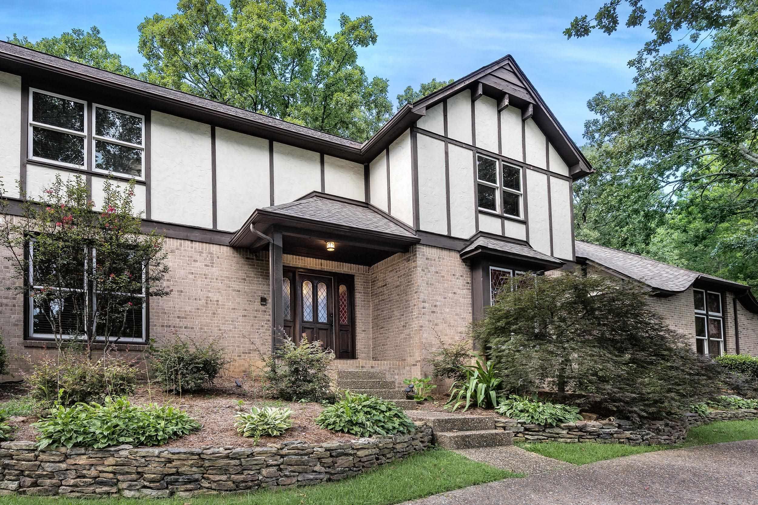 301 Valley Club Circle