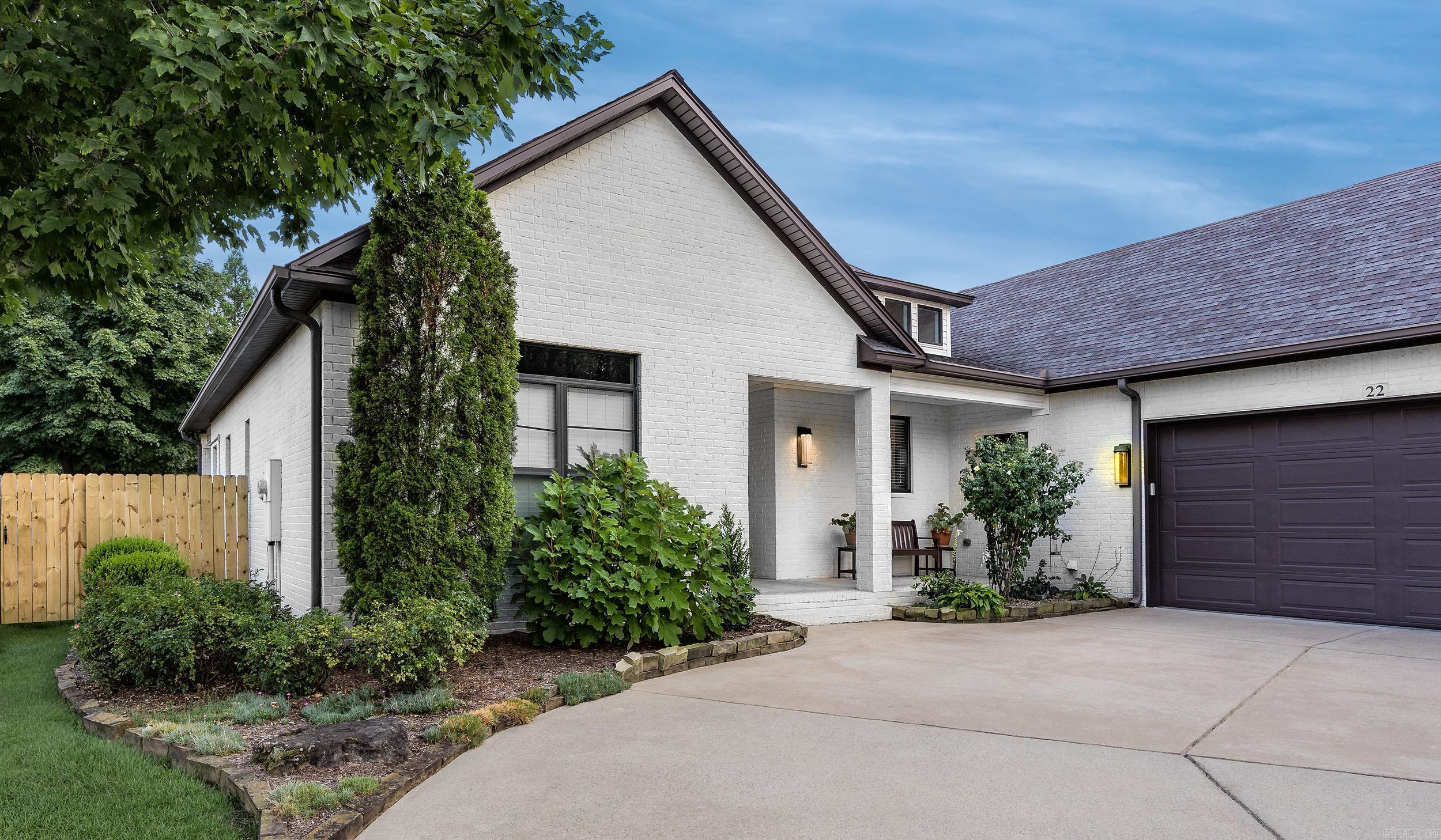 22 Stonecreek Court