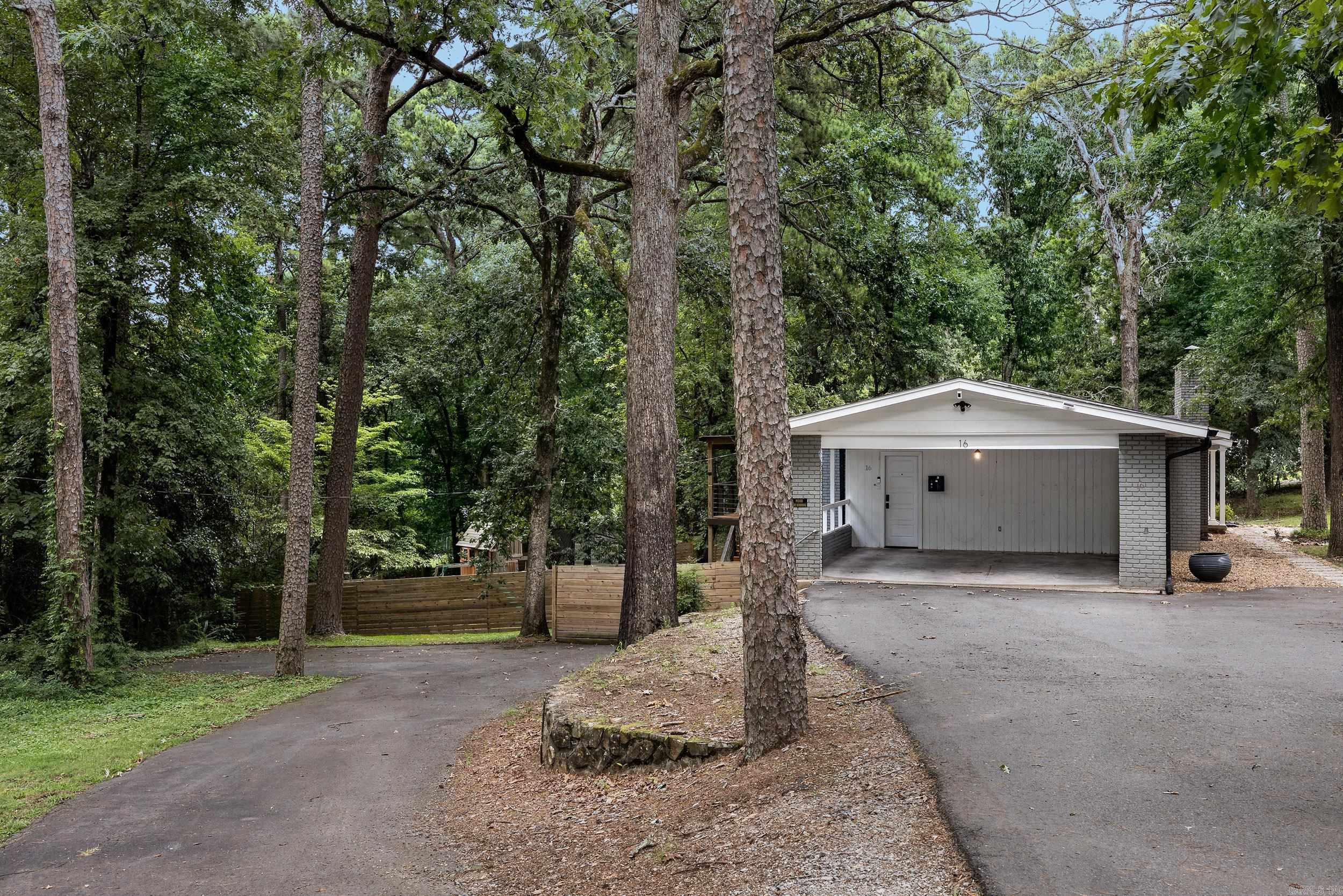 16 Robinwood Drive