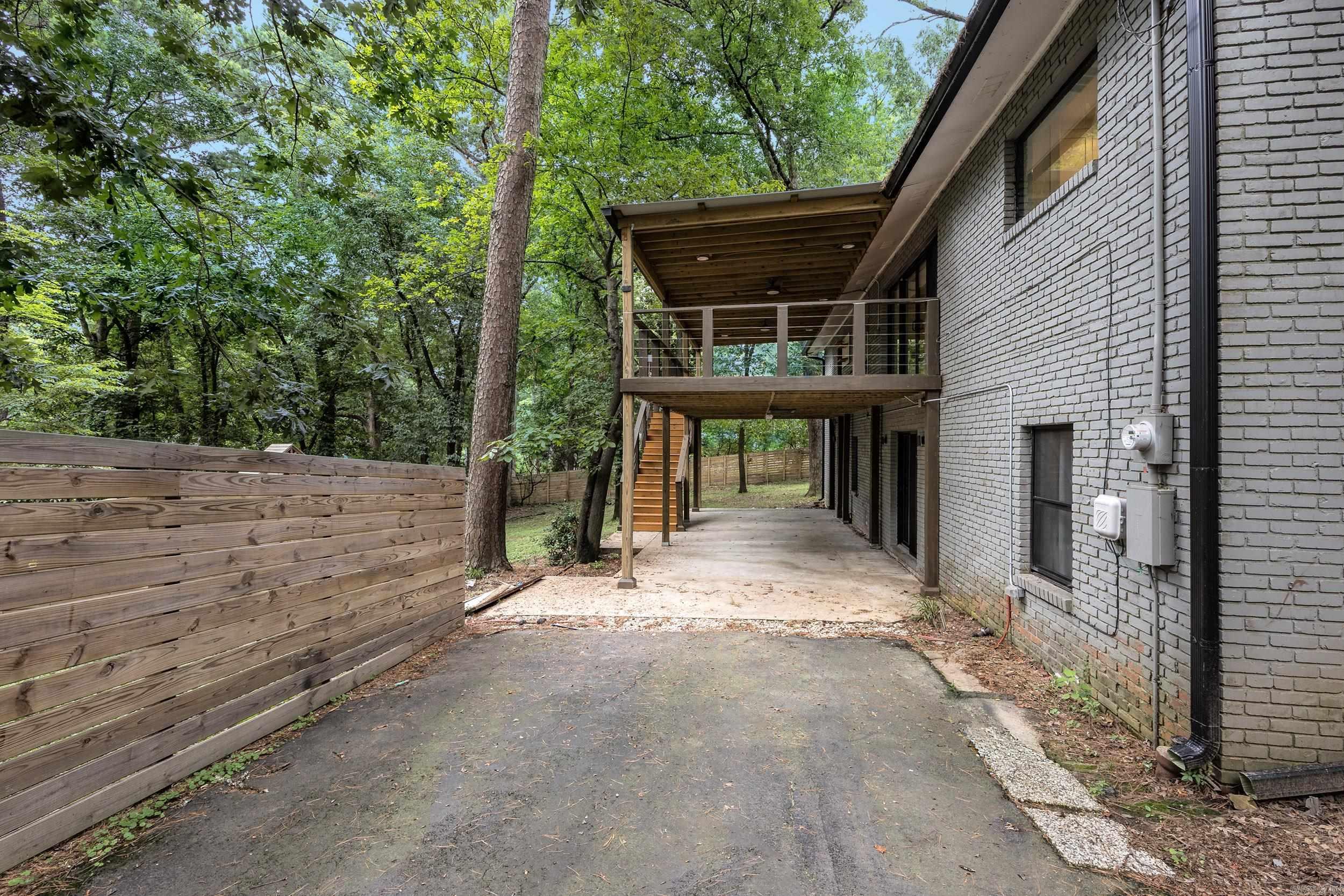 16 Robinwood Drive