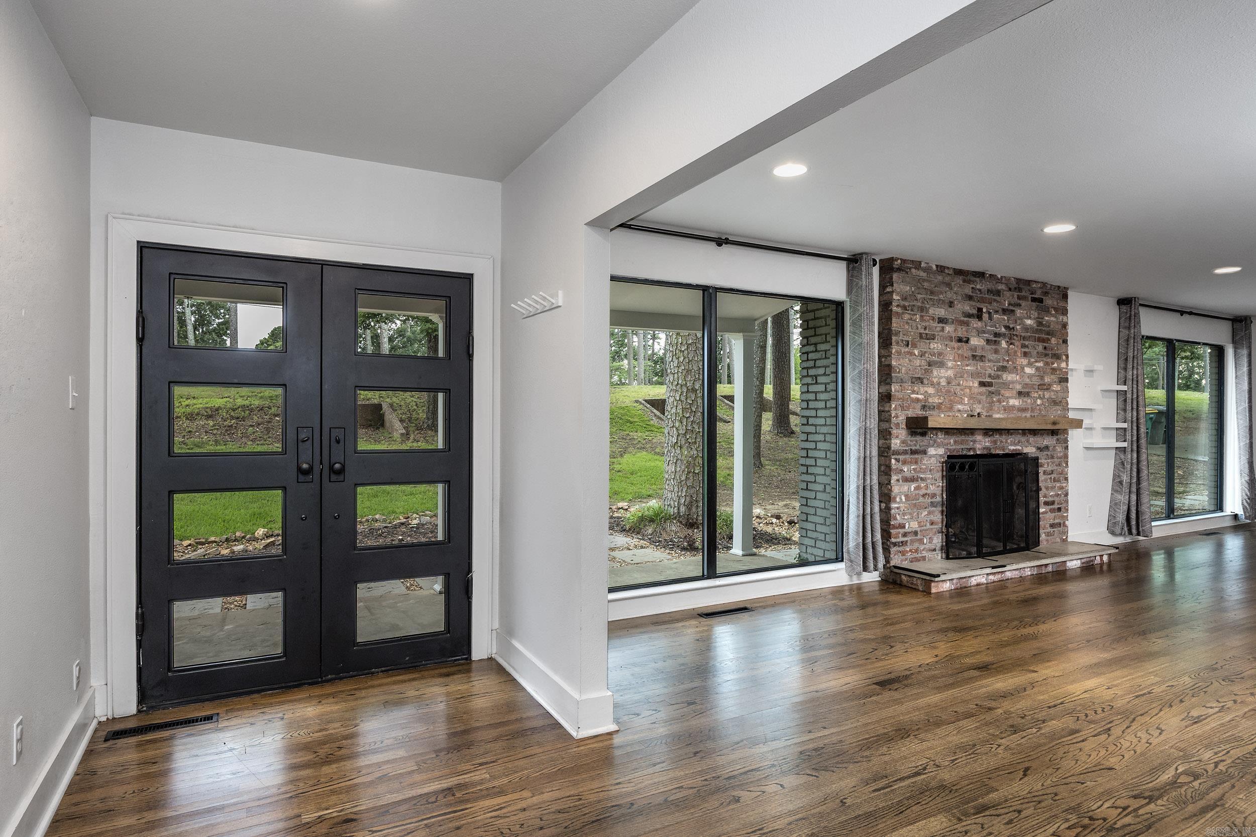 16 Robinwood Drive