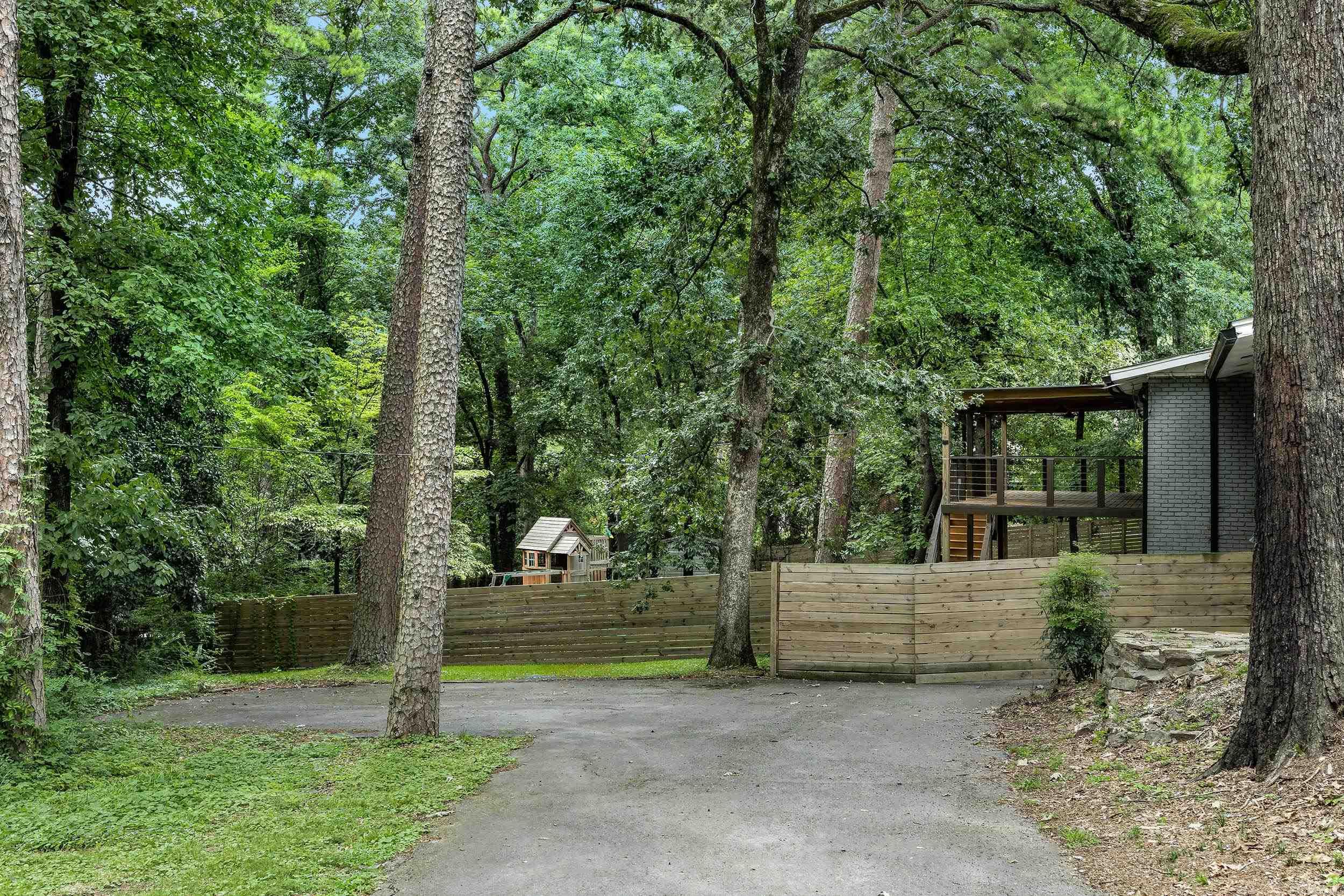 16 Robinwood Drive