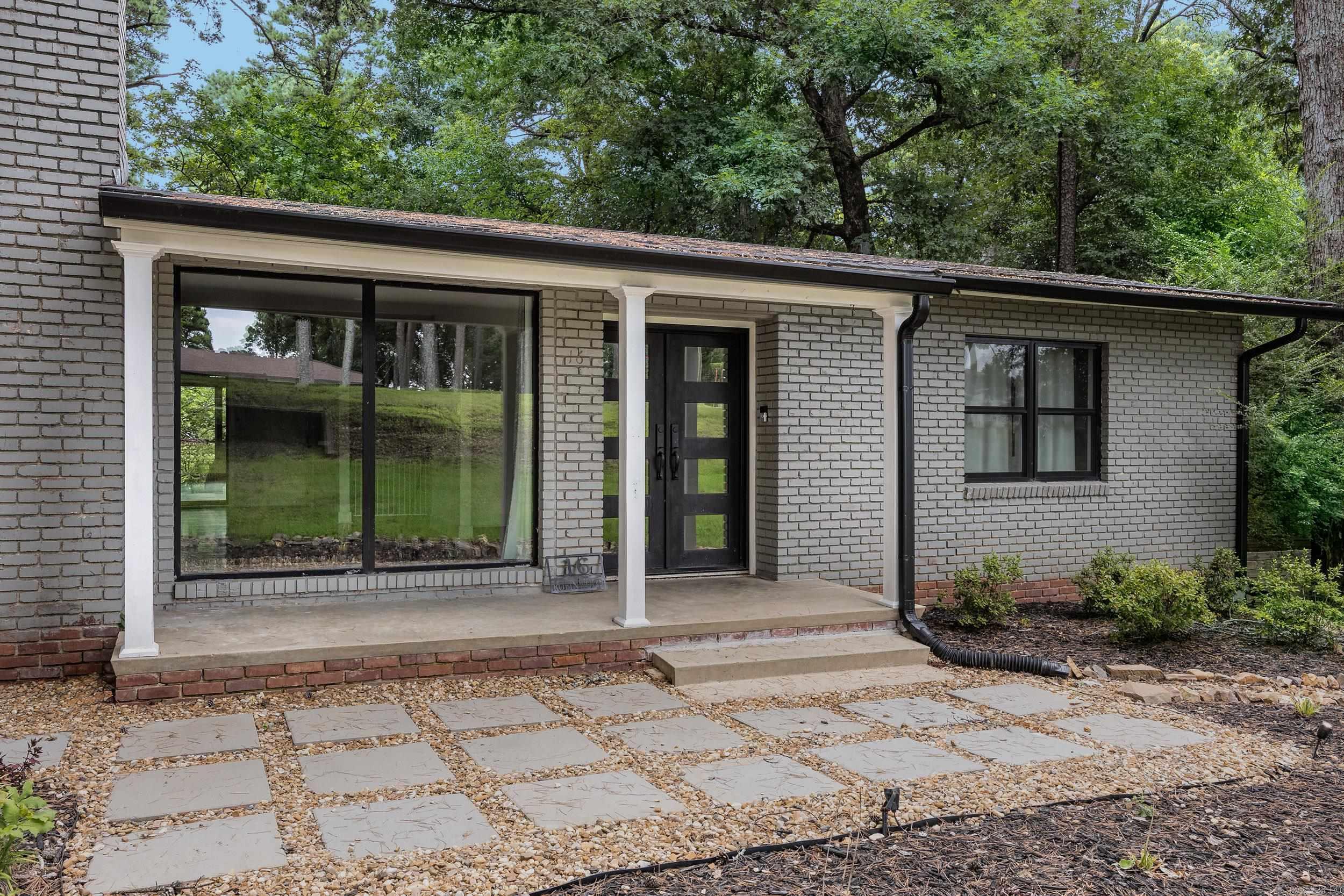 16 Robinwood Drive