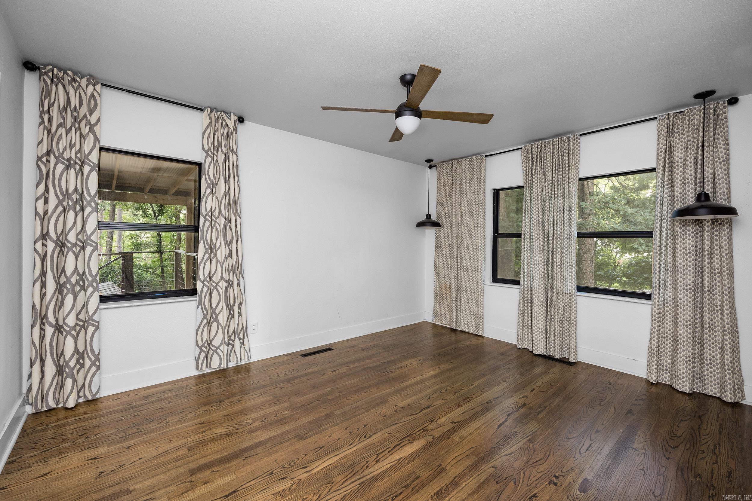 16 Robinwood Drive