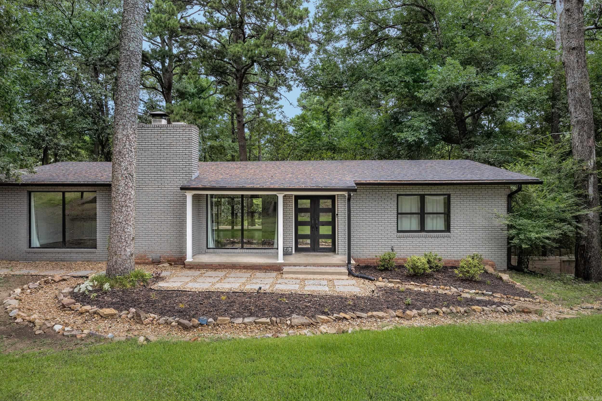 16 Robinwood Drive
