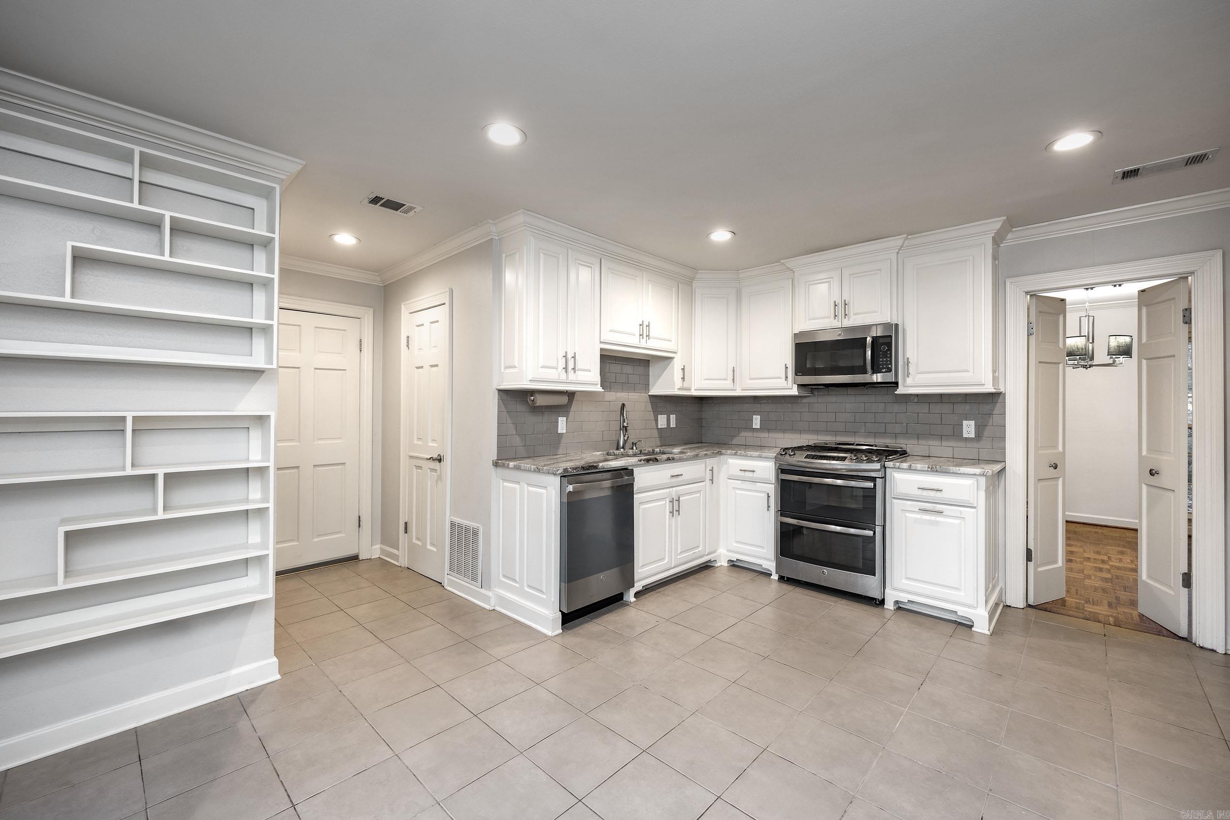 15 El Dorado Drive