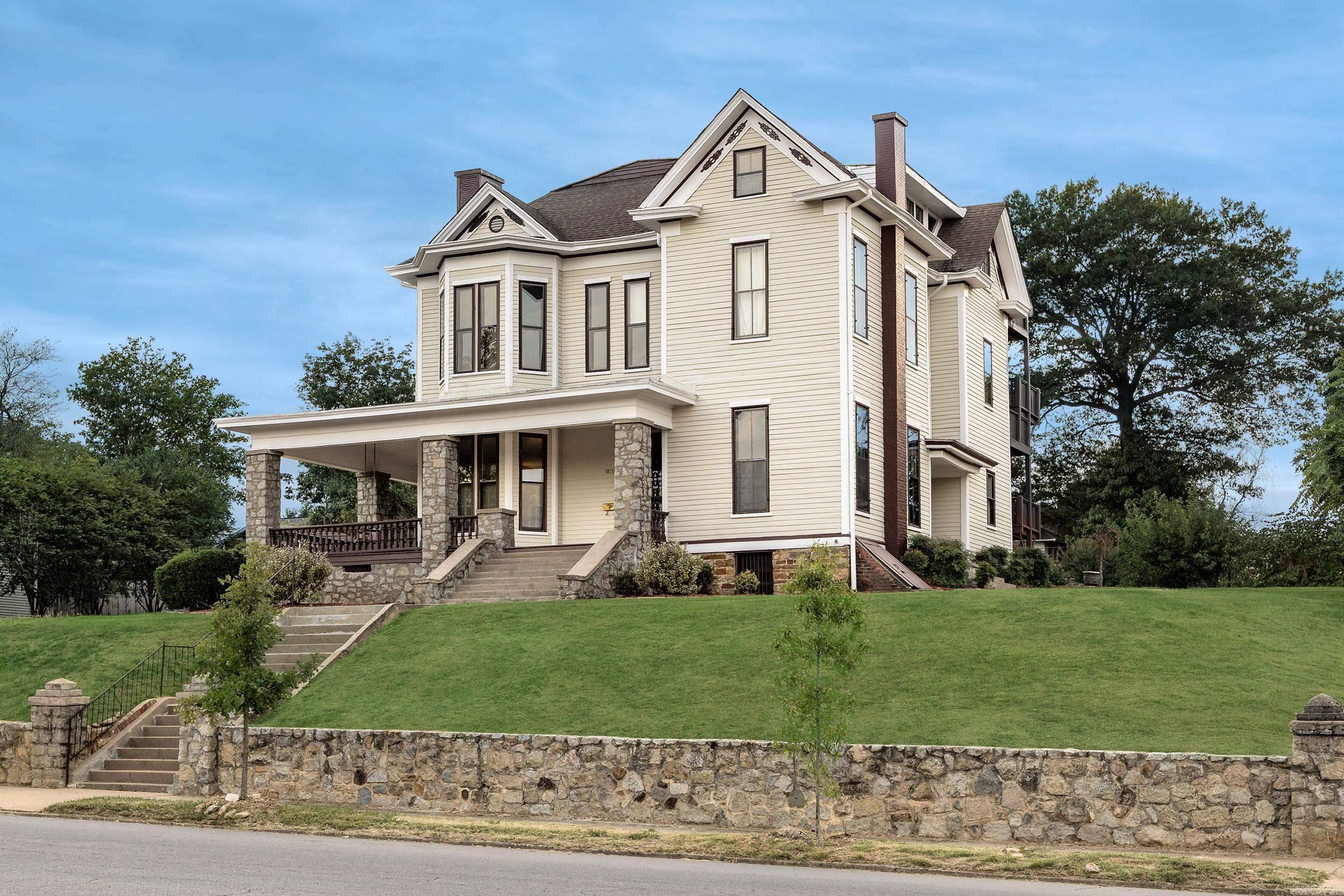 1820 Main Street