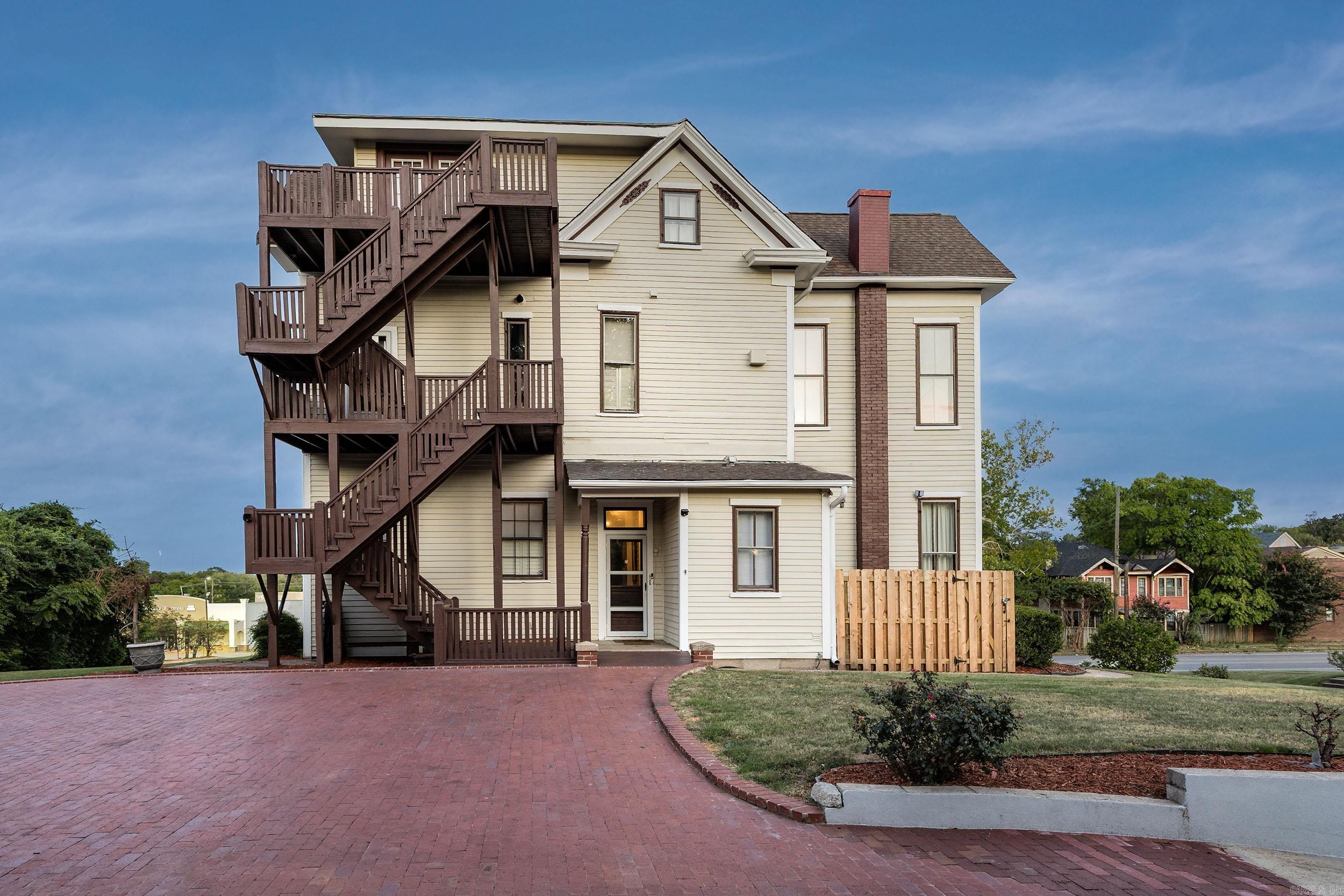 1820 Main Street