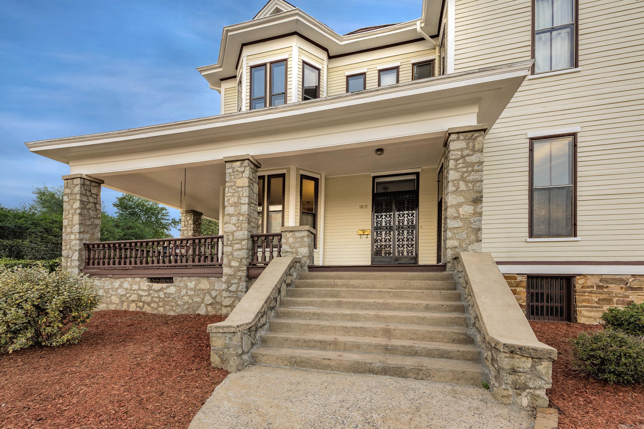 1820 Main Street