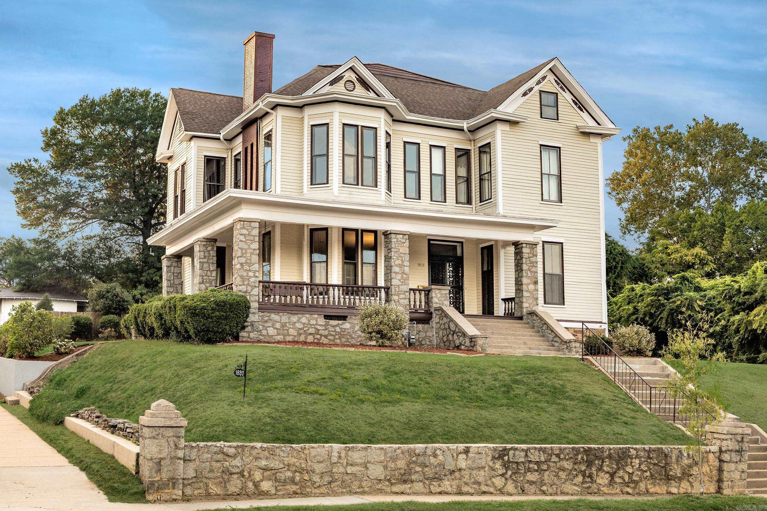 1820 Main Street
