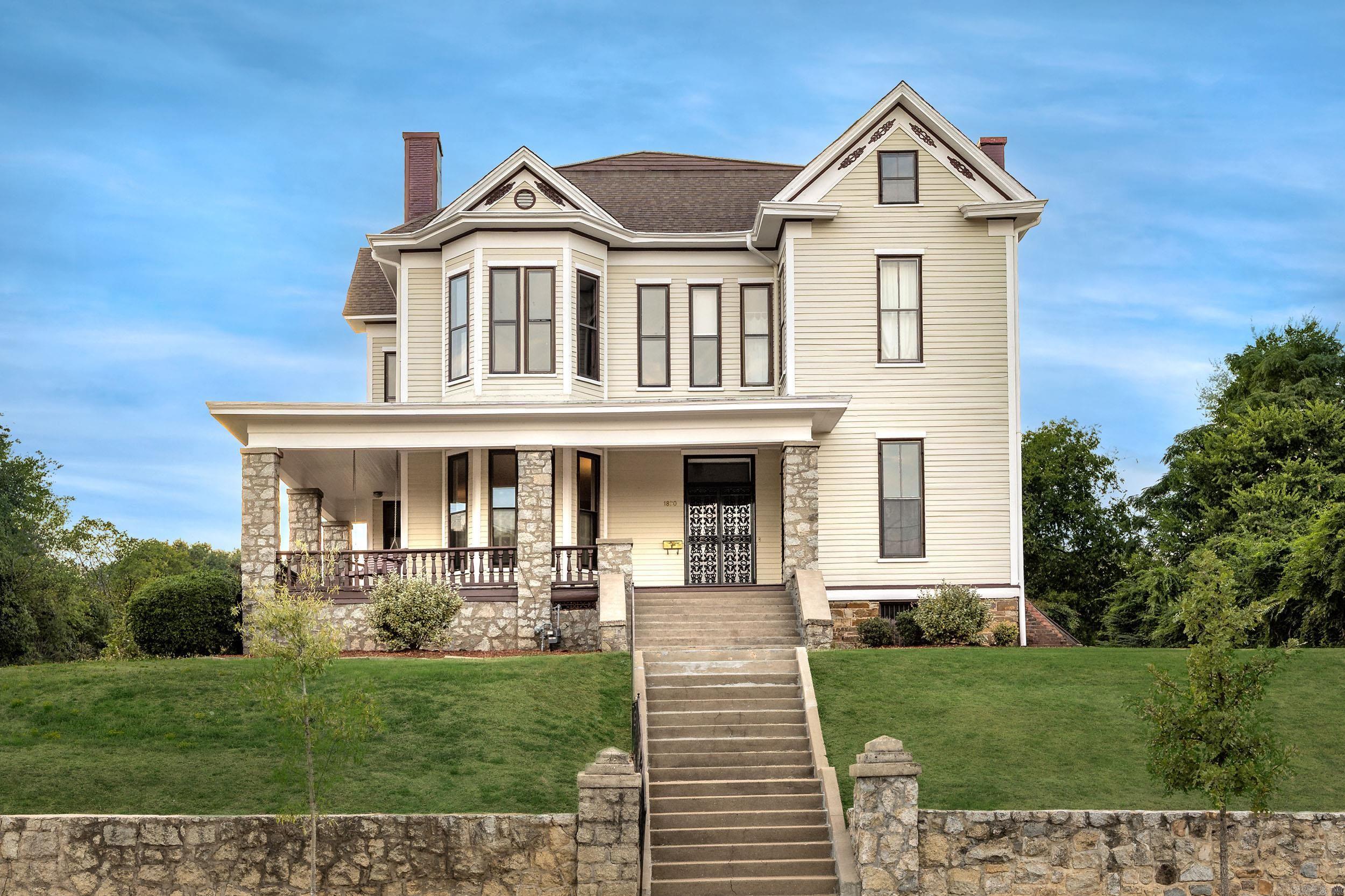 1820 Main Street