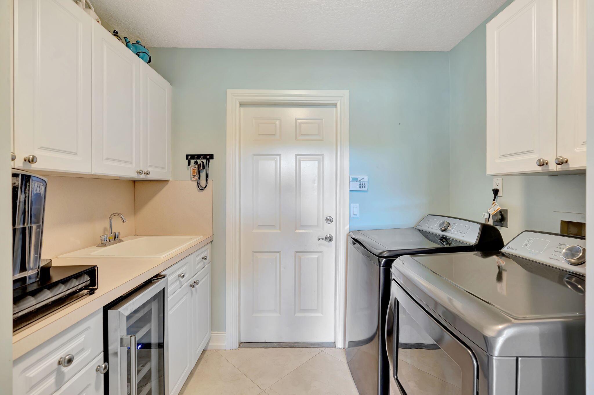 6533 Winding Lake Drive