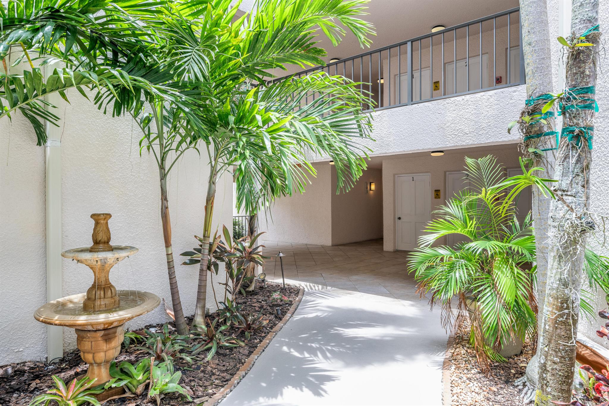 1618 Twelve Oaks Way 101