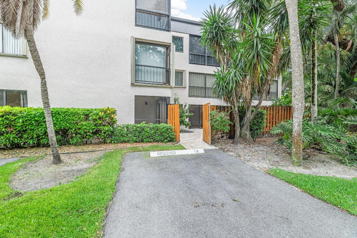 1618 Twelve Oaks Way 101