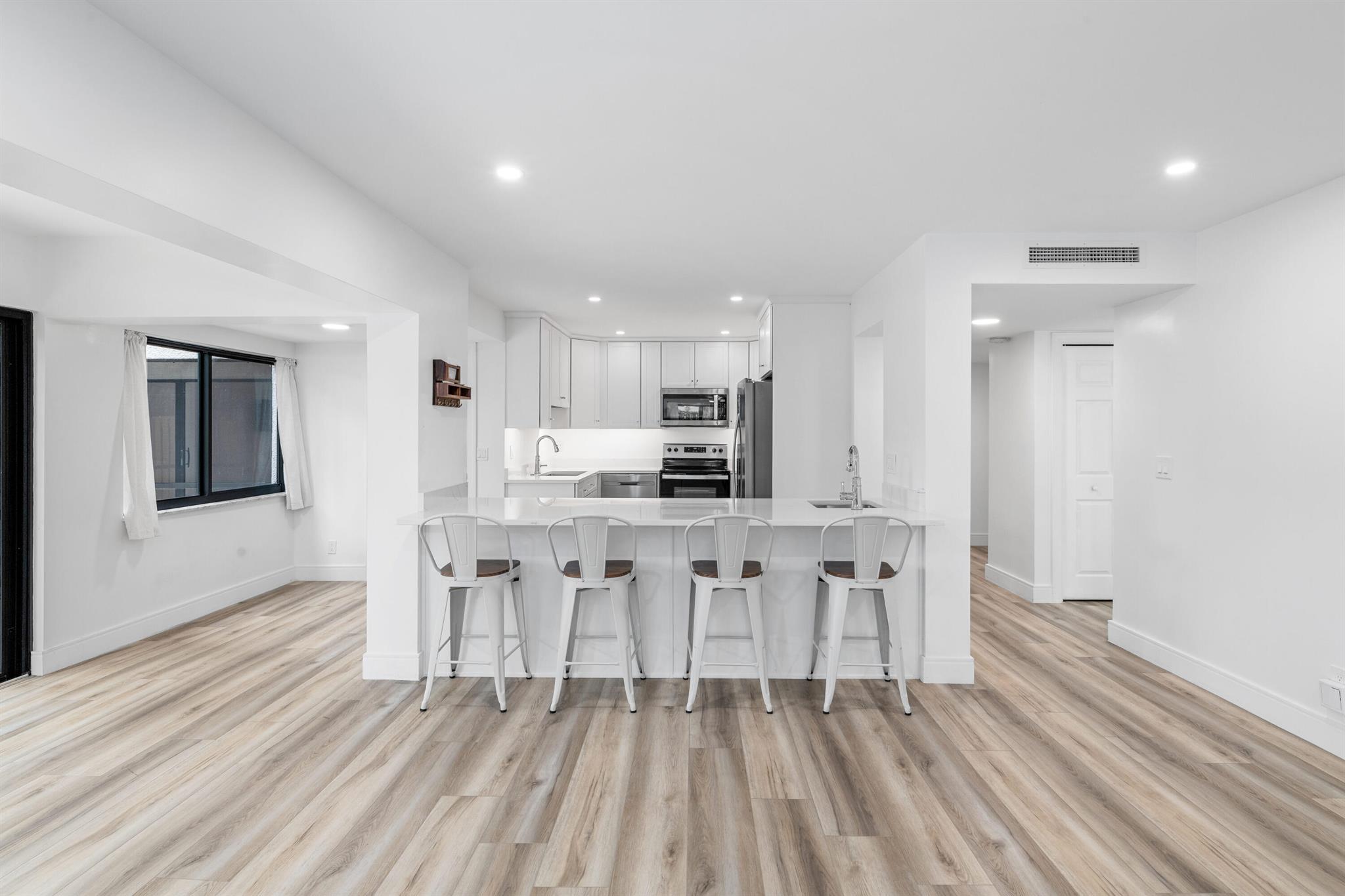 1618 Twelve Oaks Way 101