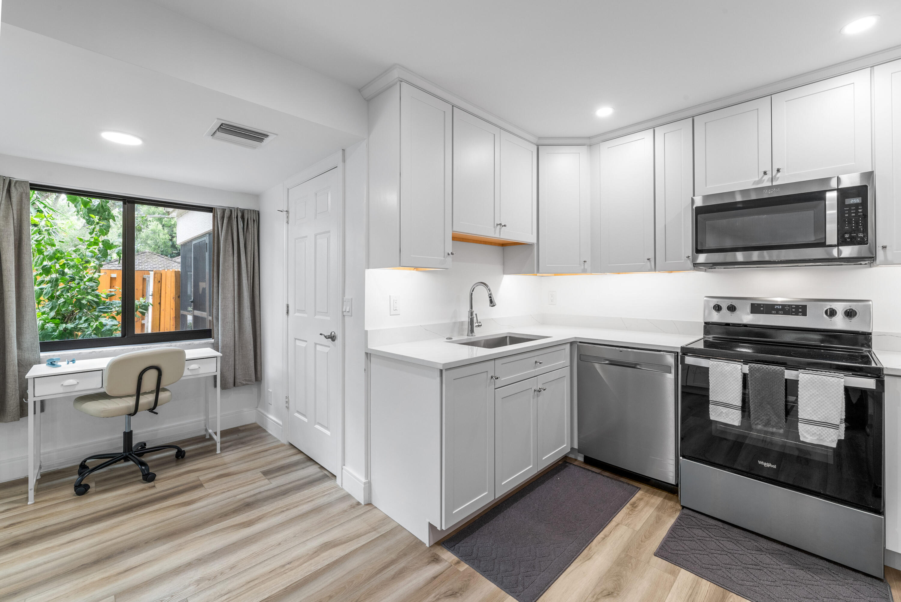 1618 Twelve Oaks Way 101